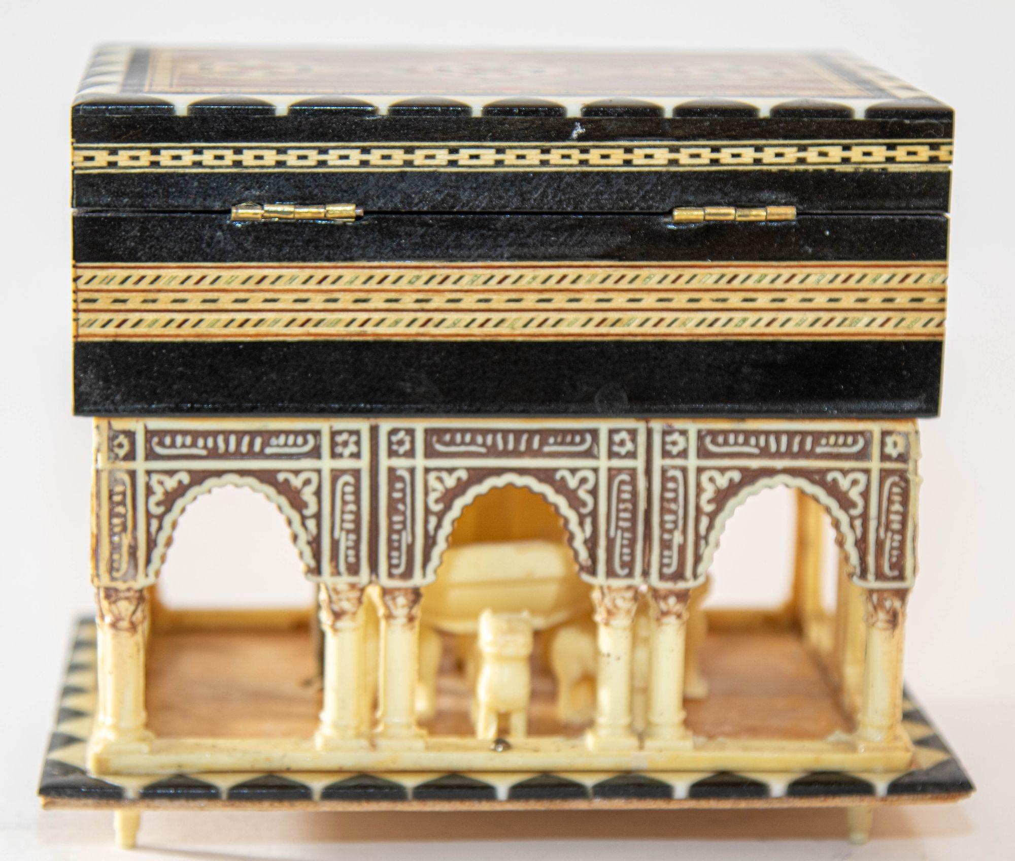 1950s Alhambra Palace Granada Spain Handmade Footed Moorish Music Box 7