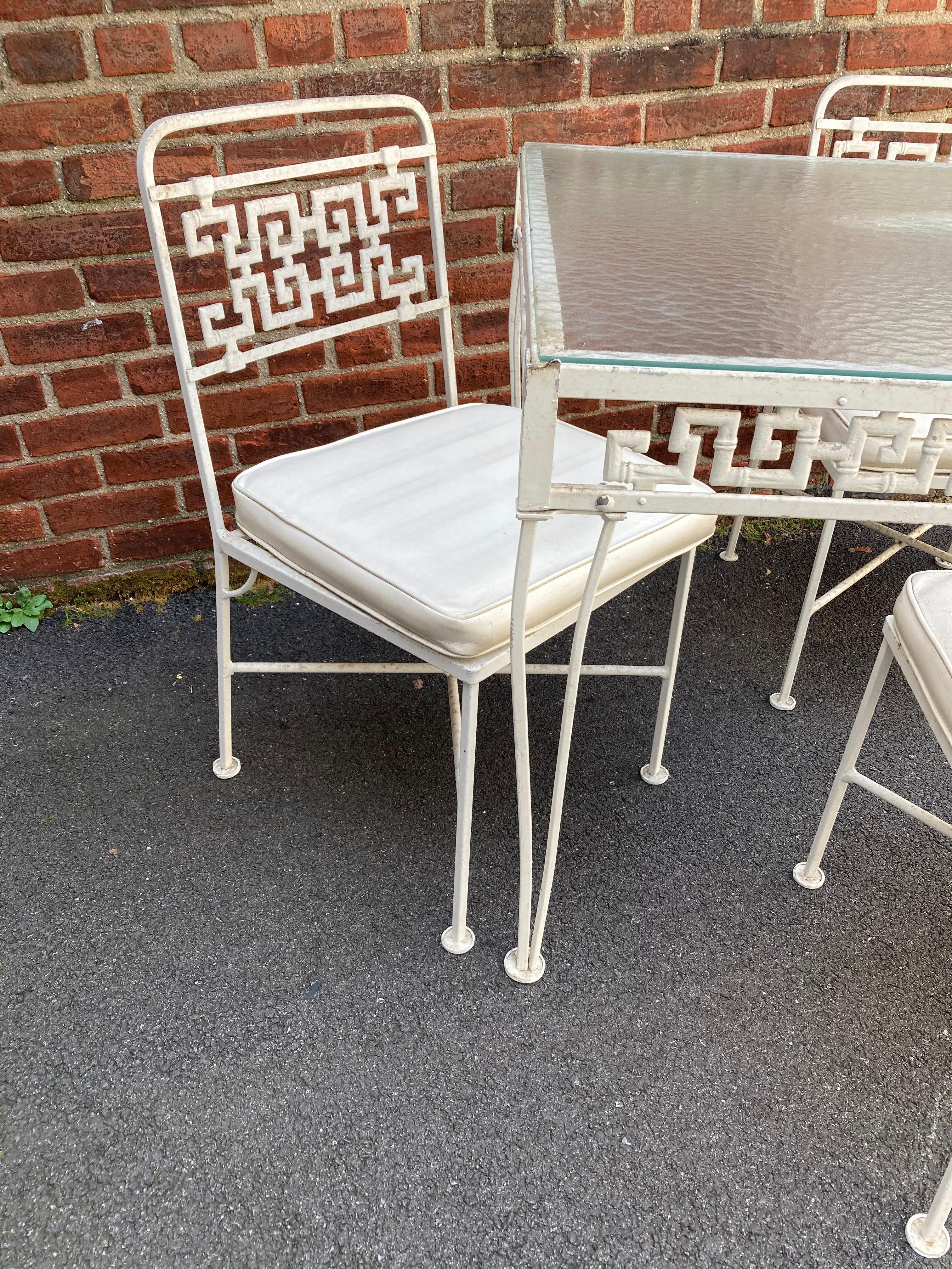 1950s Aluminum Greek Key Patio Set By Molla In Good Condition For Sale In Tarrytown, NY