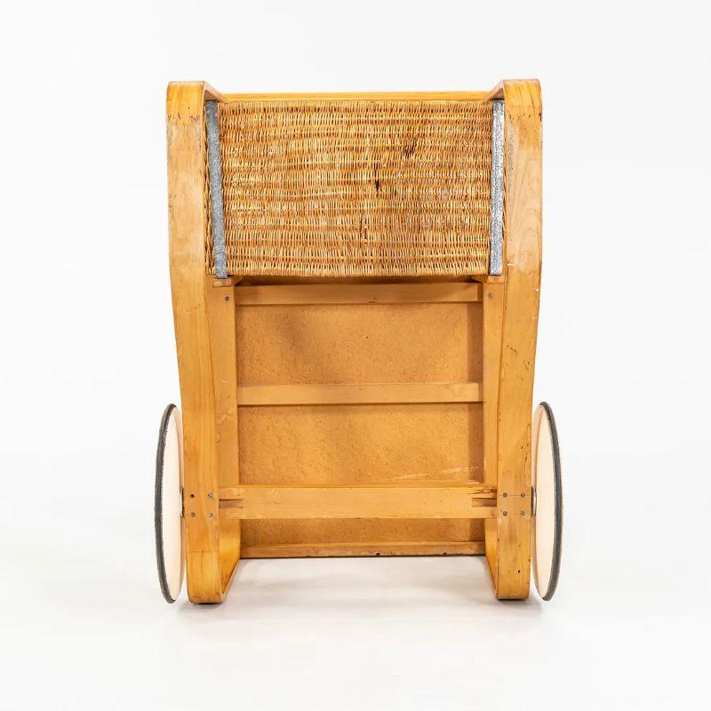 1950er Alvar und Aino Aalto für Artek, Teewagen 900 aus Birke und Rattan im Zustand „Relativ gut“ im Angebot in Philadelphia, PA