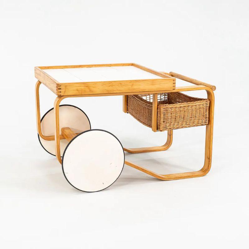 1950er Alvar und Aino Aalto für Artek, Teewagen 900 aus Birke und Rattan im Angebot 2