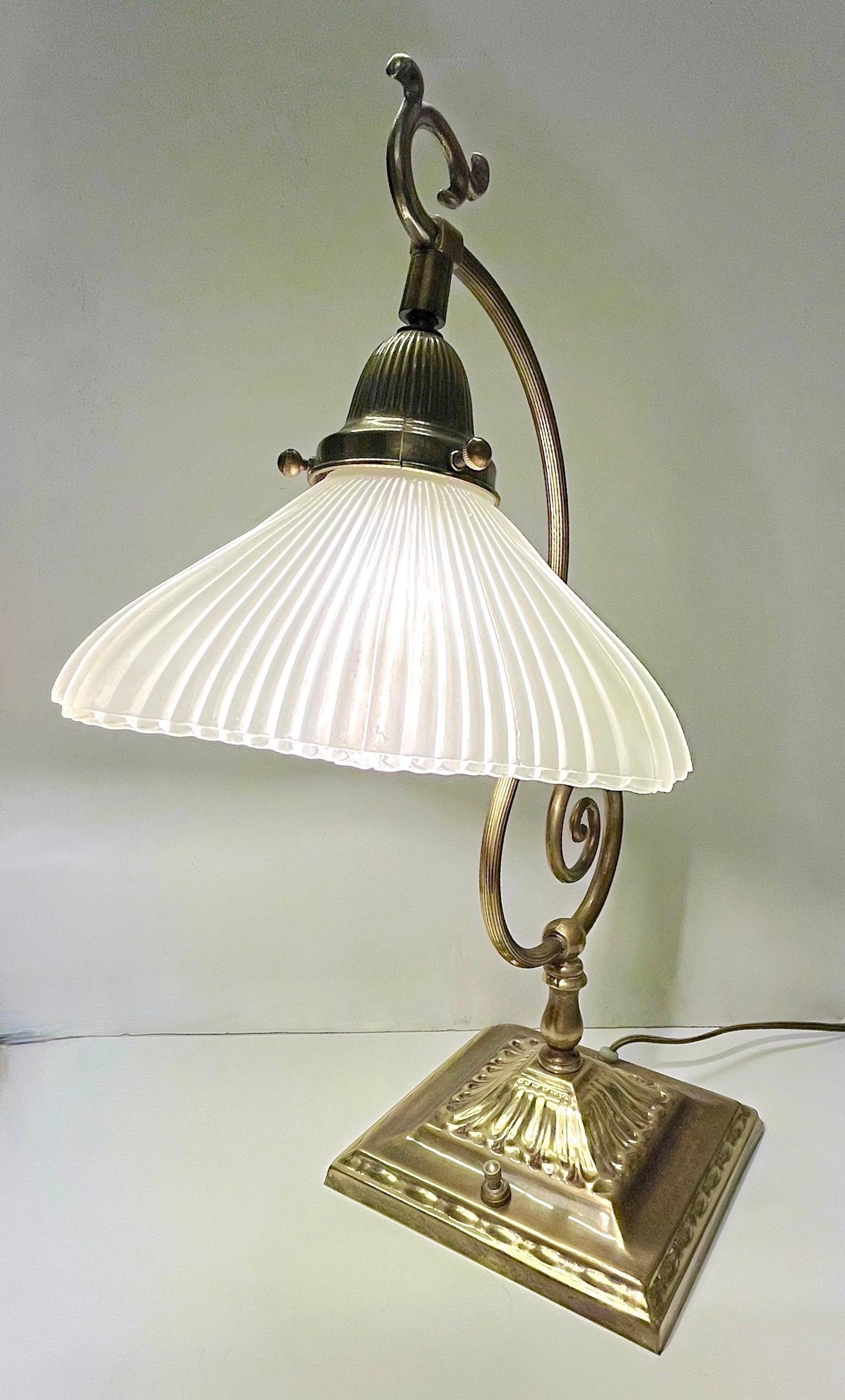 Frosted 1950s American Art Deco Style Brass Table/Desk Lamp with Satin White Glass Shade For Sale