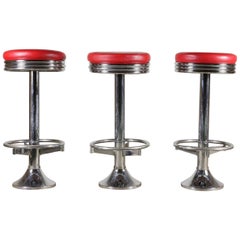 Tabourets chromés rouges de style Diner américain des années 1950