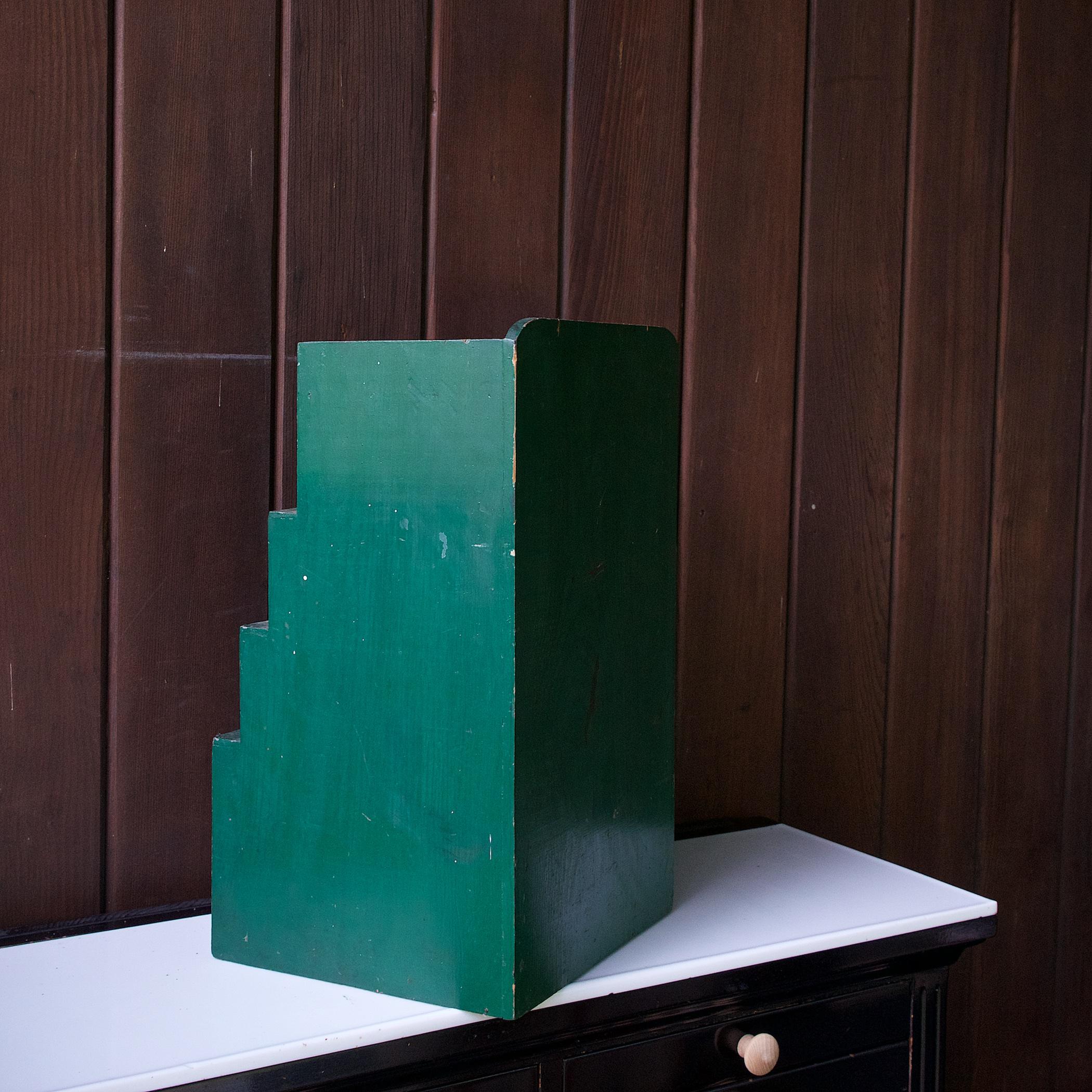 1950s American Garage Craftmans Bits Plywood Cabinet Tabletop Chest WW2 Era mediados del siglo XX en venta