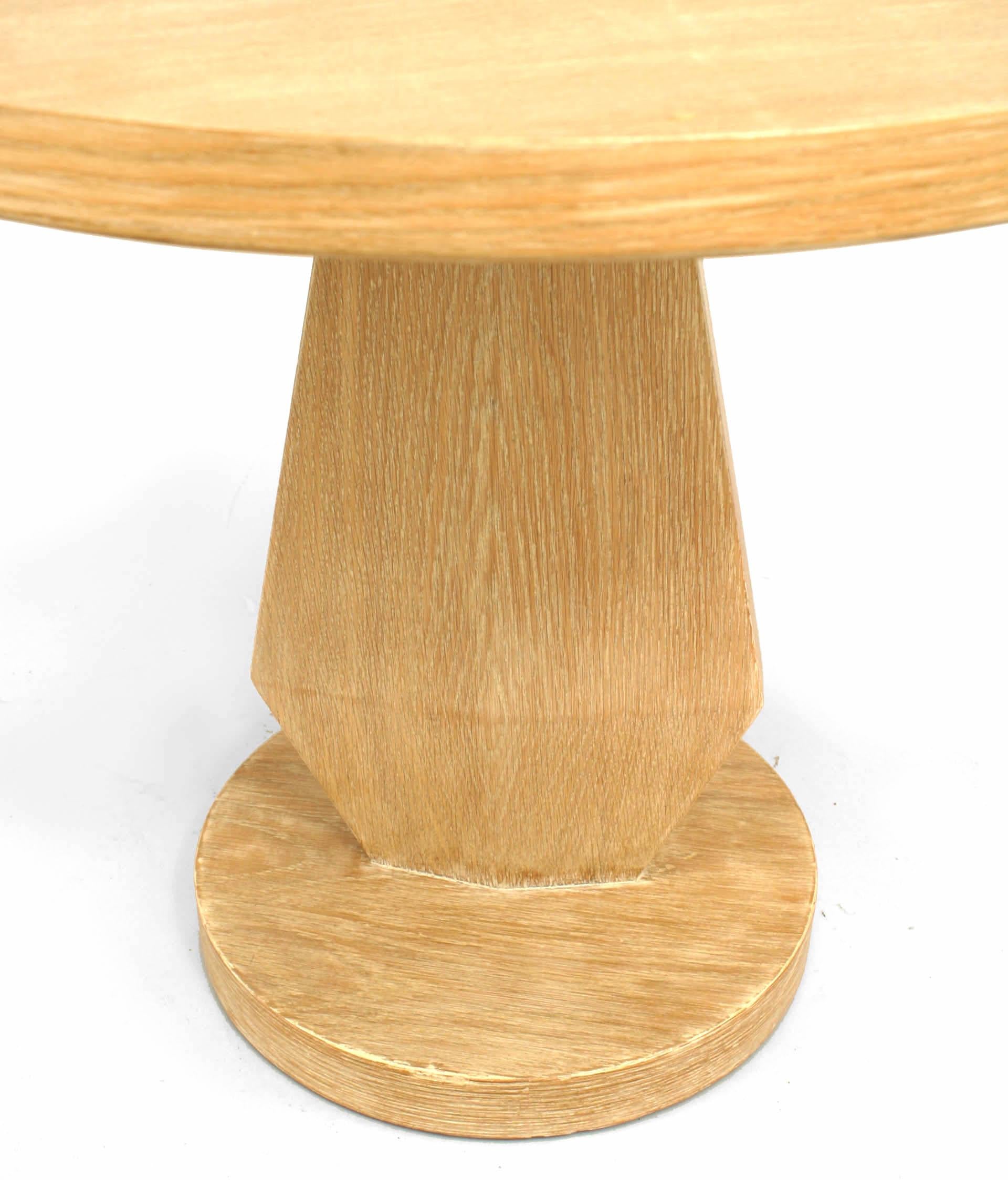 American Mid-Century Limewood Round End Table In Good Condition For Sale In New York, NY