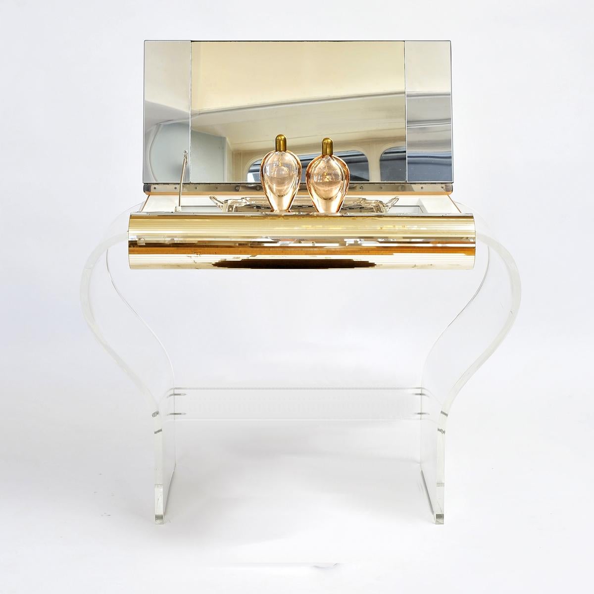 Mid-20th Century 1950s American lucite dressing-table For Sale