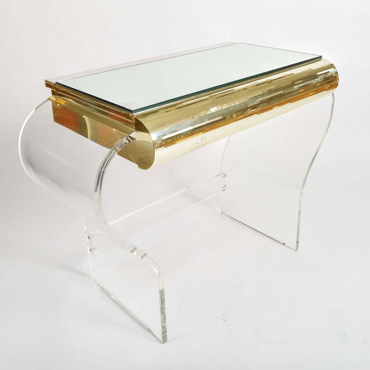 Mid-20th Century 1950s American lucite dressing-table For Sale