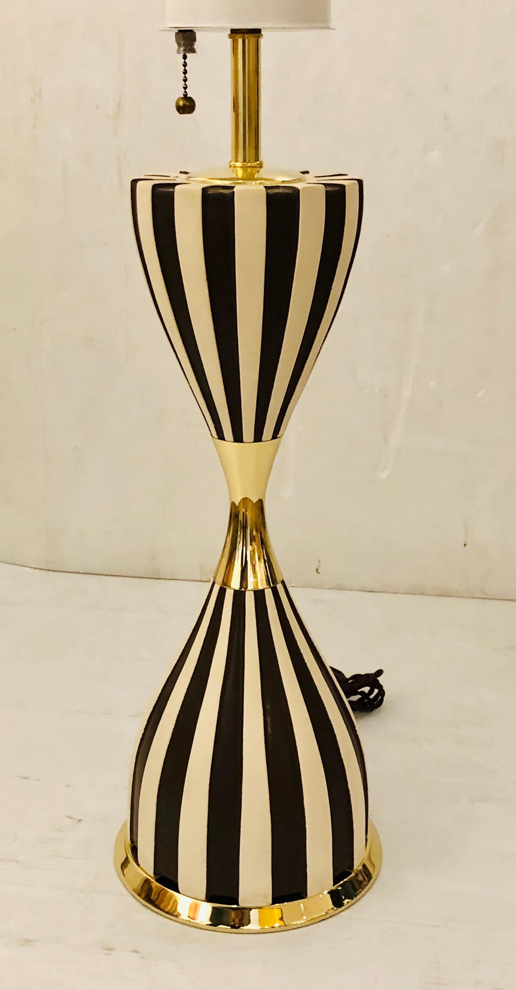 20th Century 1950s American Mid-Century Modern Harlequin Table Lamp by Lightolier