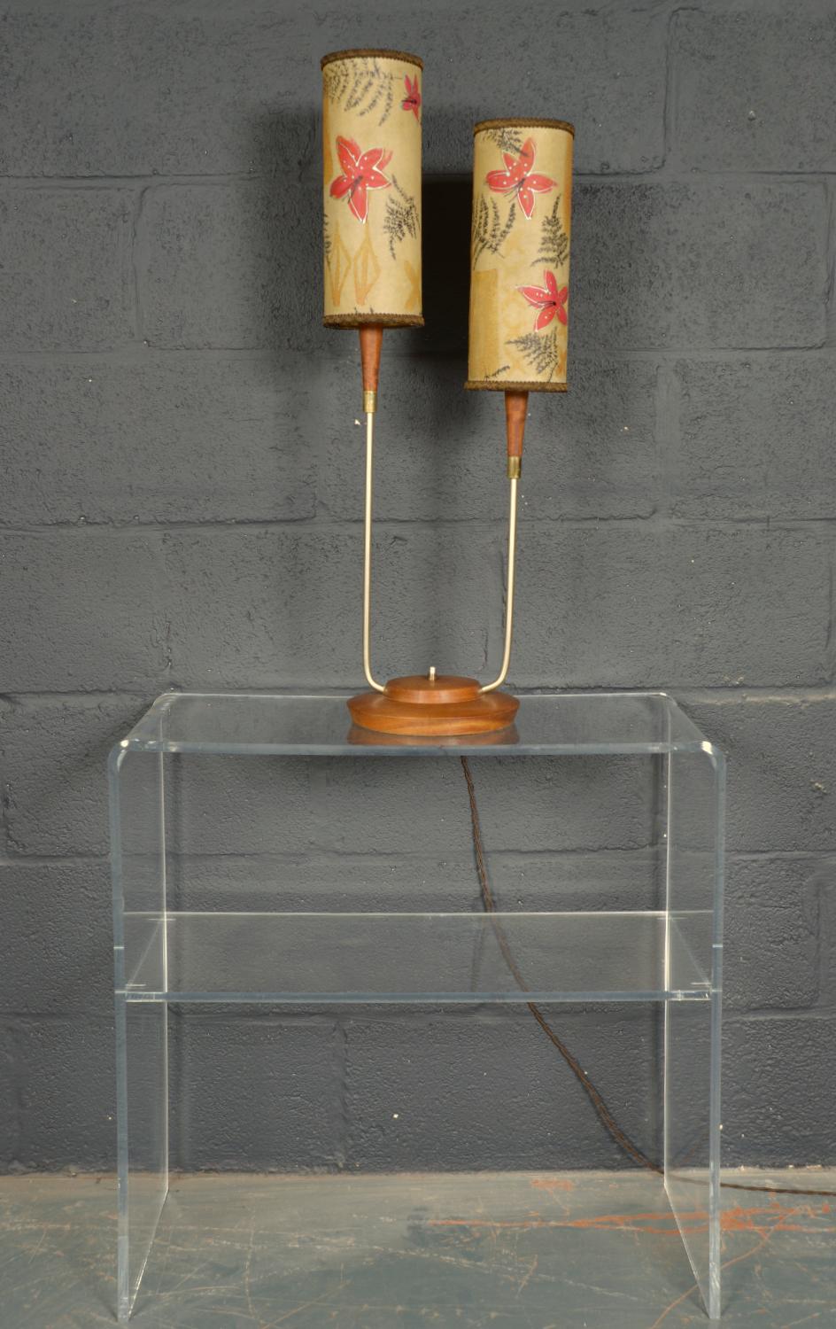 Fait main 1950s American Midcentury Tiki Twin Arm Asymmetric Chrome Teak Table Lamp en vente
