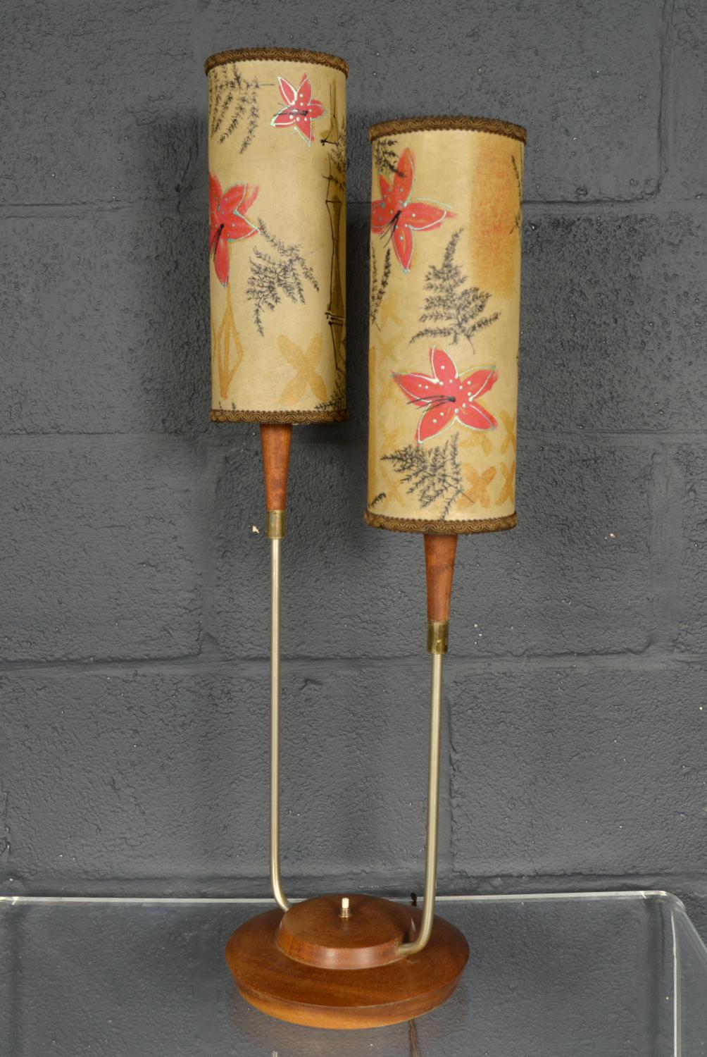 1950s American Midcentury Tiki Twin Arm Asymmetric Chrome Teak Table Lamp Bon état - En vente à Sherborne, Dorset