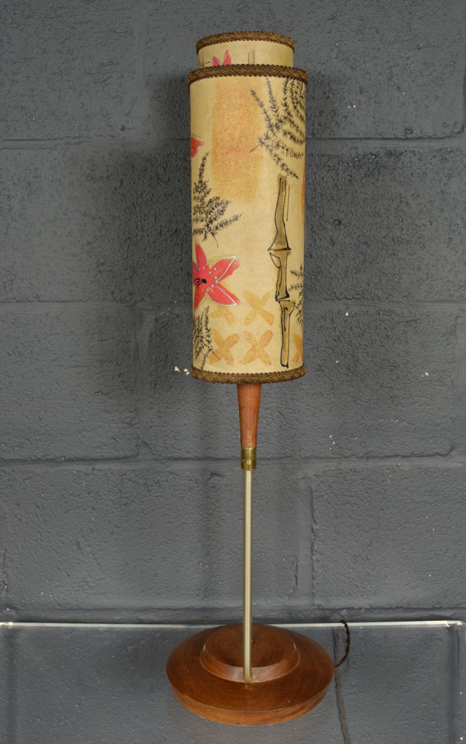 20ième siècle 1950s American Midcentury Tiki Twin Arm Asymmetric Chrome Teak Table Lamp en vente