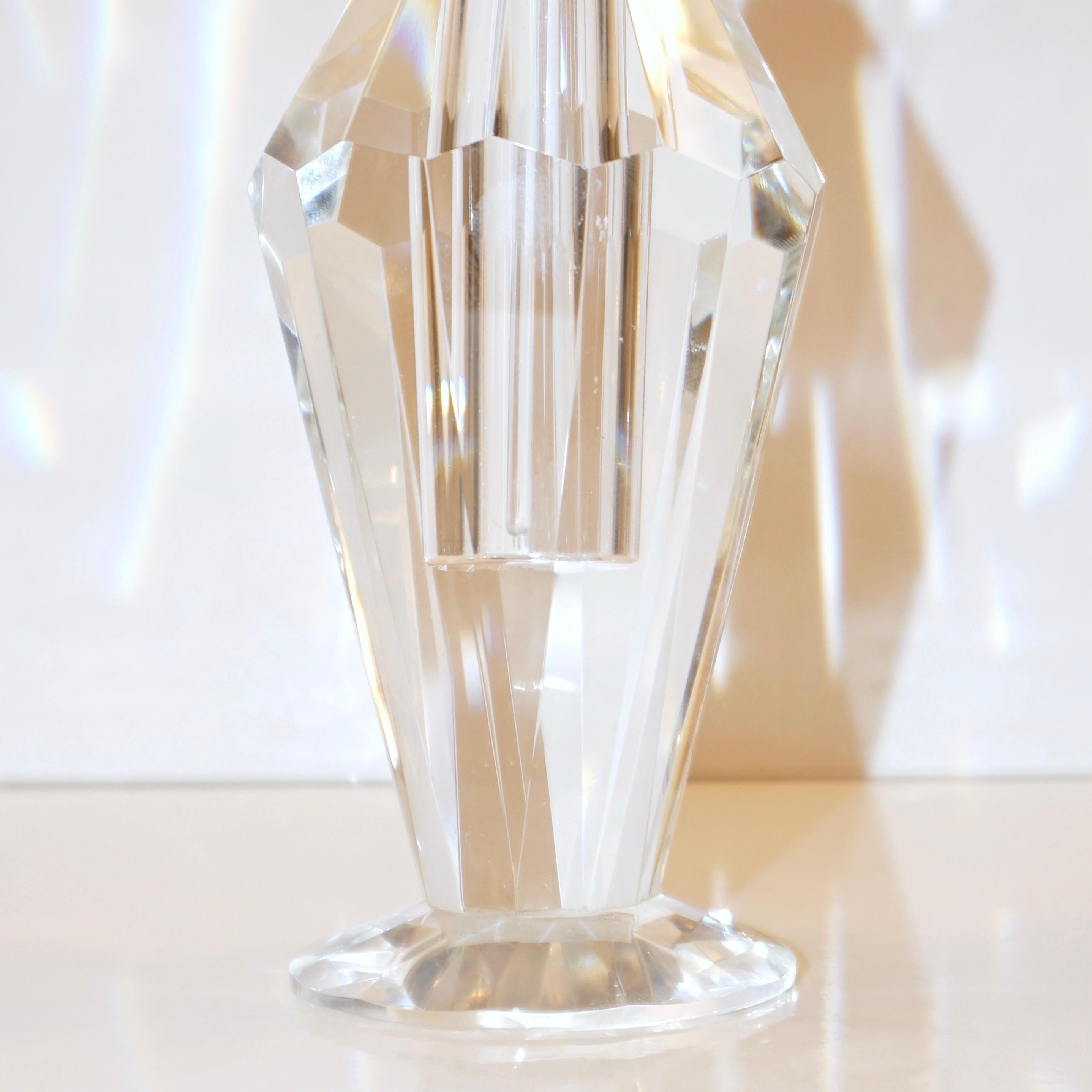 1950s American Vintage Diamond Cut Multi Faceted Tall Crystal Perfume Bottle In Excellent Condition For Sale In New York, NY