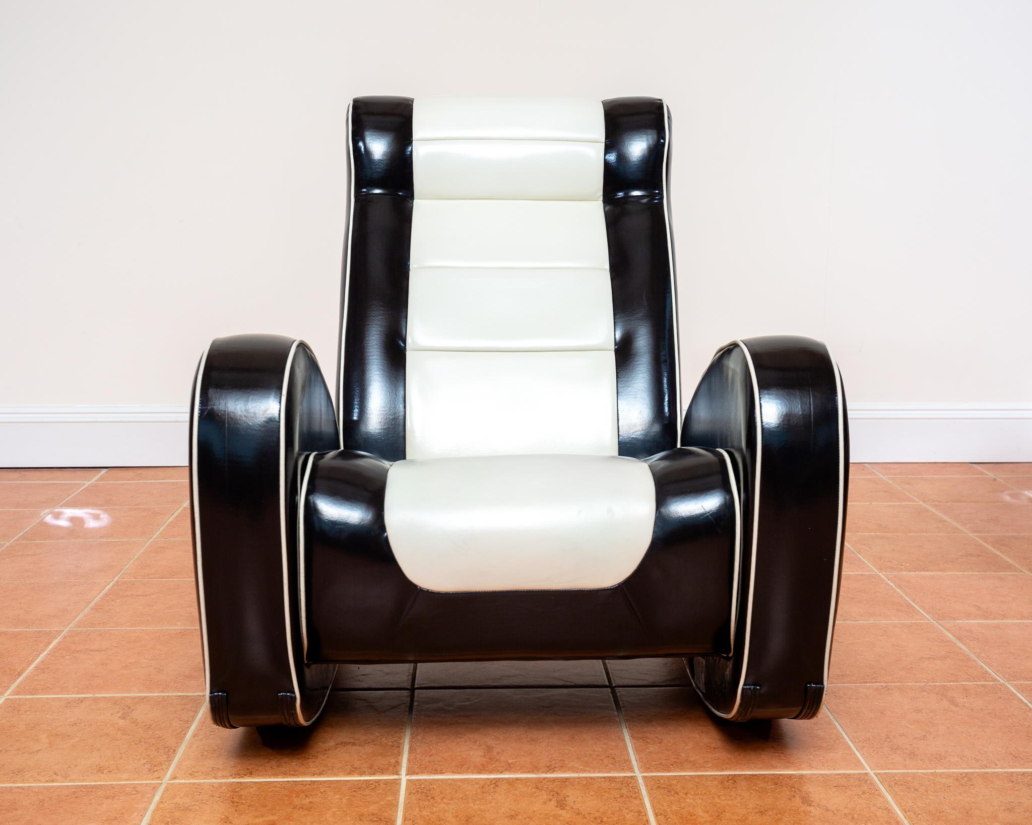 1950s Americana Style Rocking Chair Art Deco Lounge Chair Black White Armchair clásico estadounidense en venta