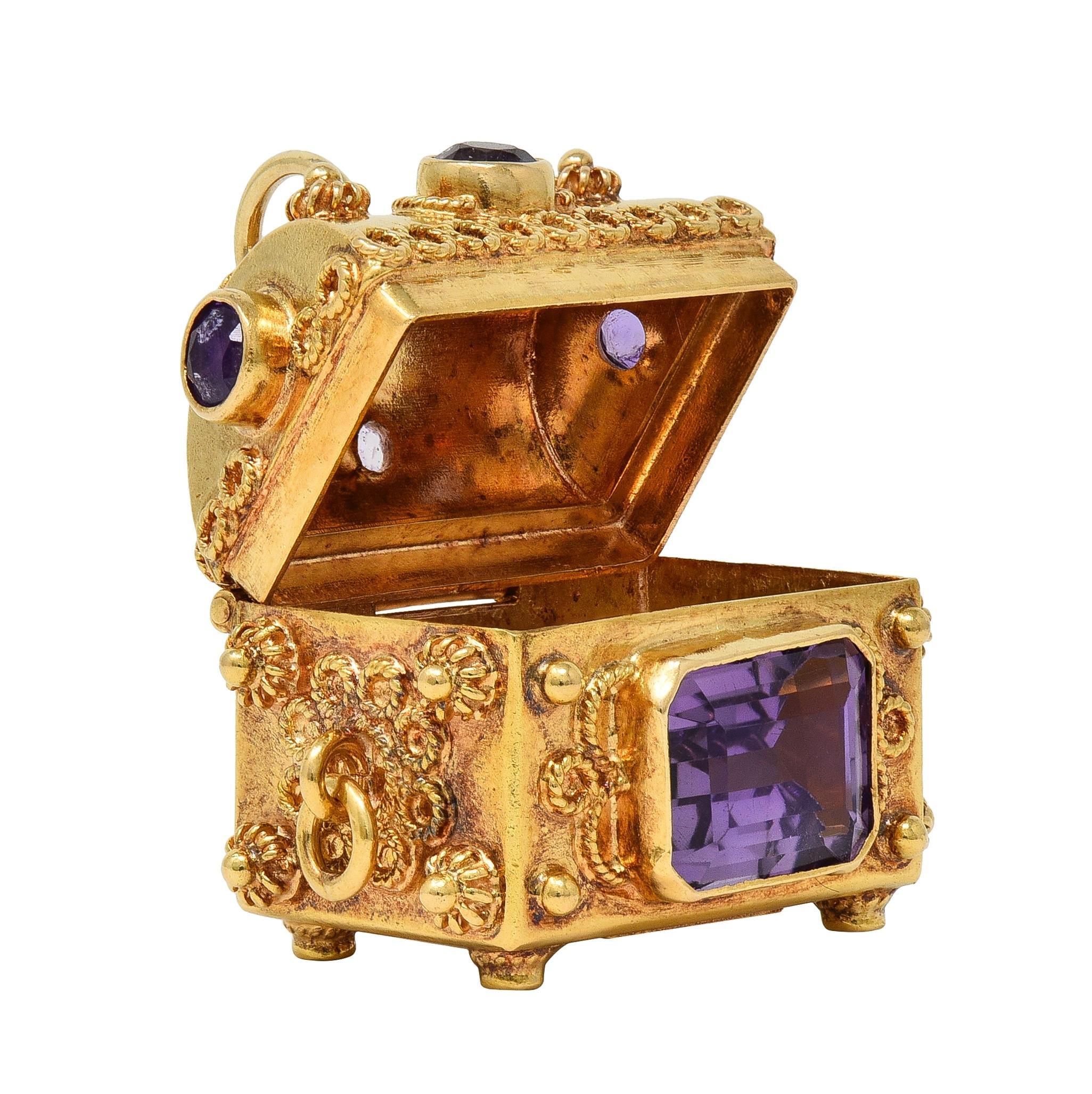 Women's or Men's 1950's Amethyst 18 Karat Yellow Gold Vintage Chest Pendant Charm For Sale