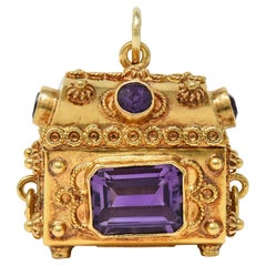 1950's Amethyst 18 Karat Yellow Gold Vintage Chest Pendant Charm