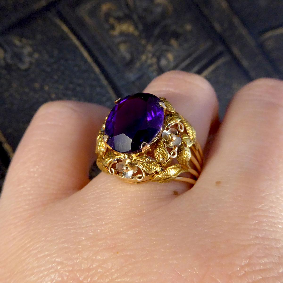 1950's Amethyst and 14ct Tri-Gold Filigree Ring as Part of Suite For Sale 2