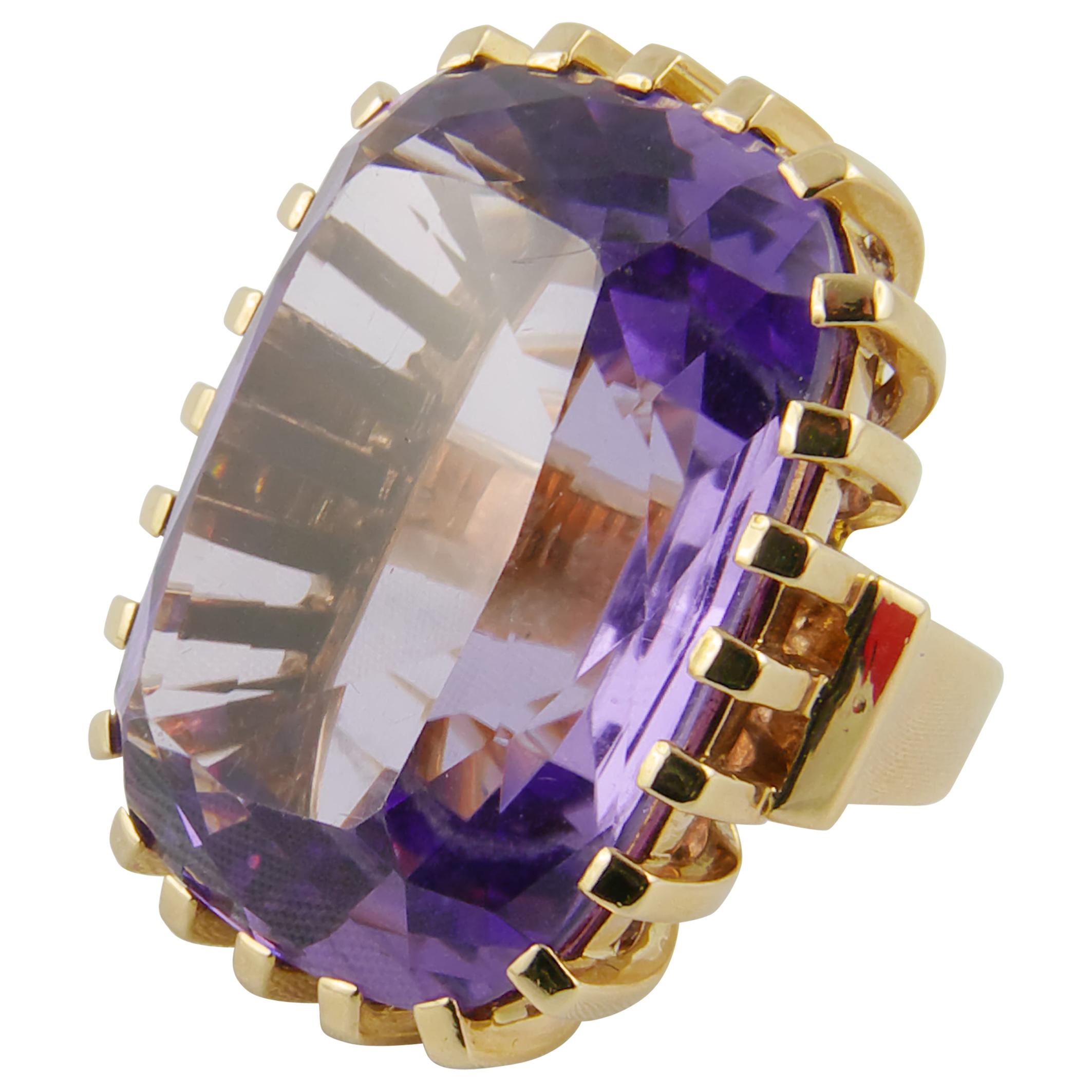 1950er Jahre Amethyst- und Gelbgold-Ring im Angebot