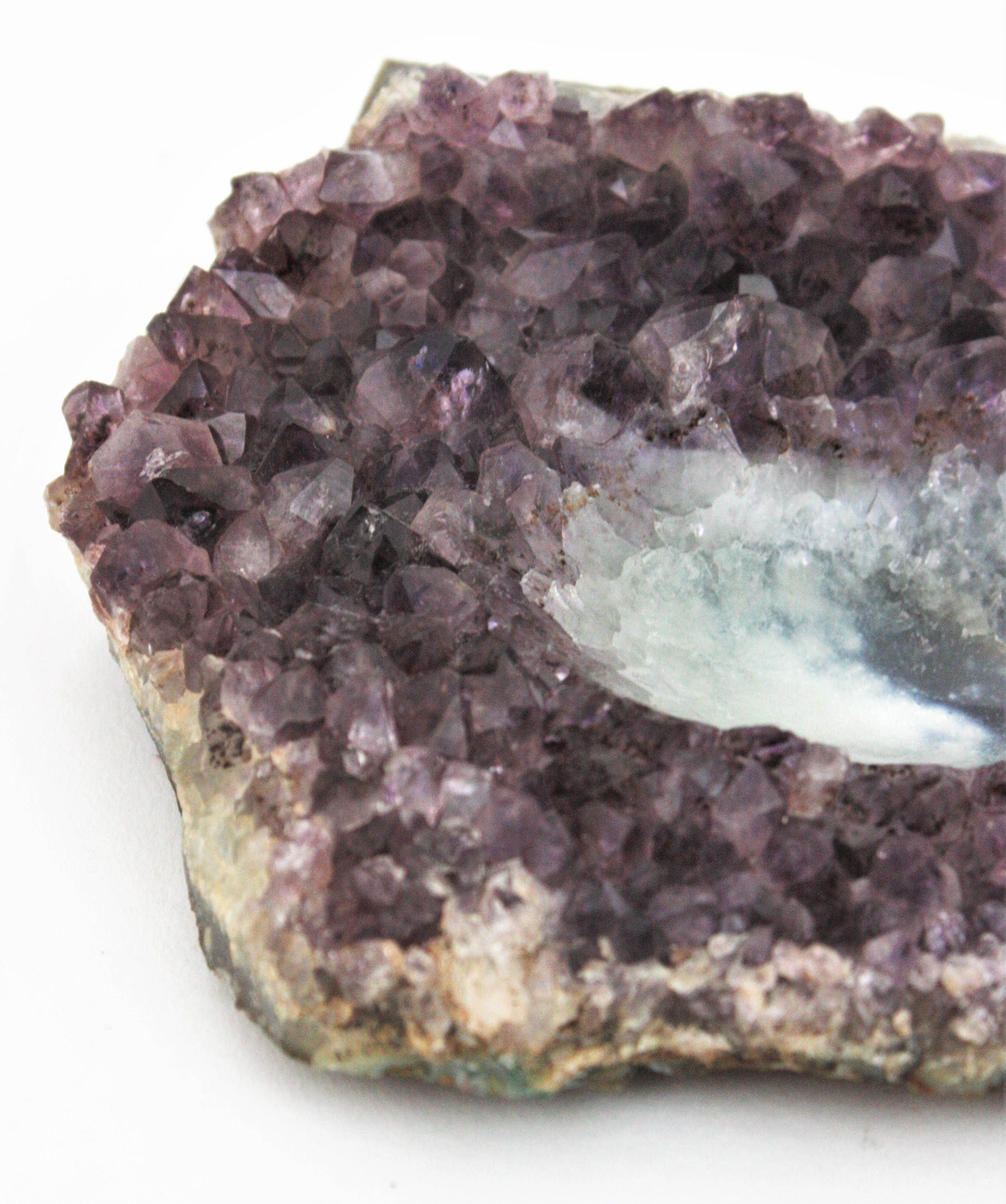 Amethyst Geode Stone Hand Carved Bowl or Ashtray, 1950s In Good Condition For Sale In Barcelona, ES