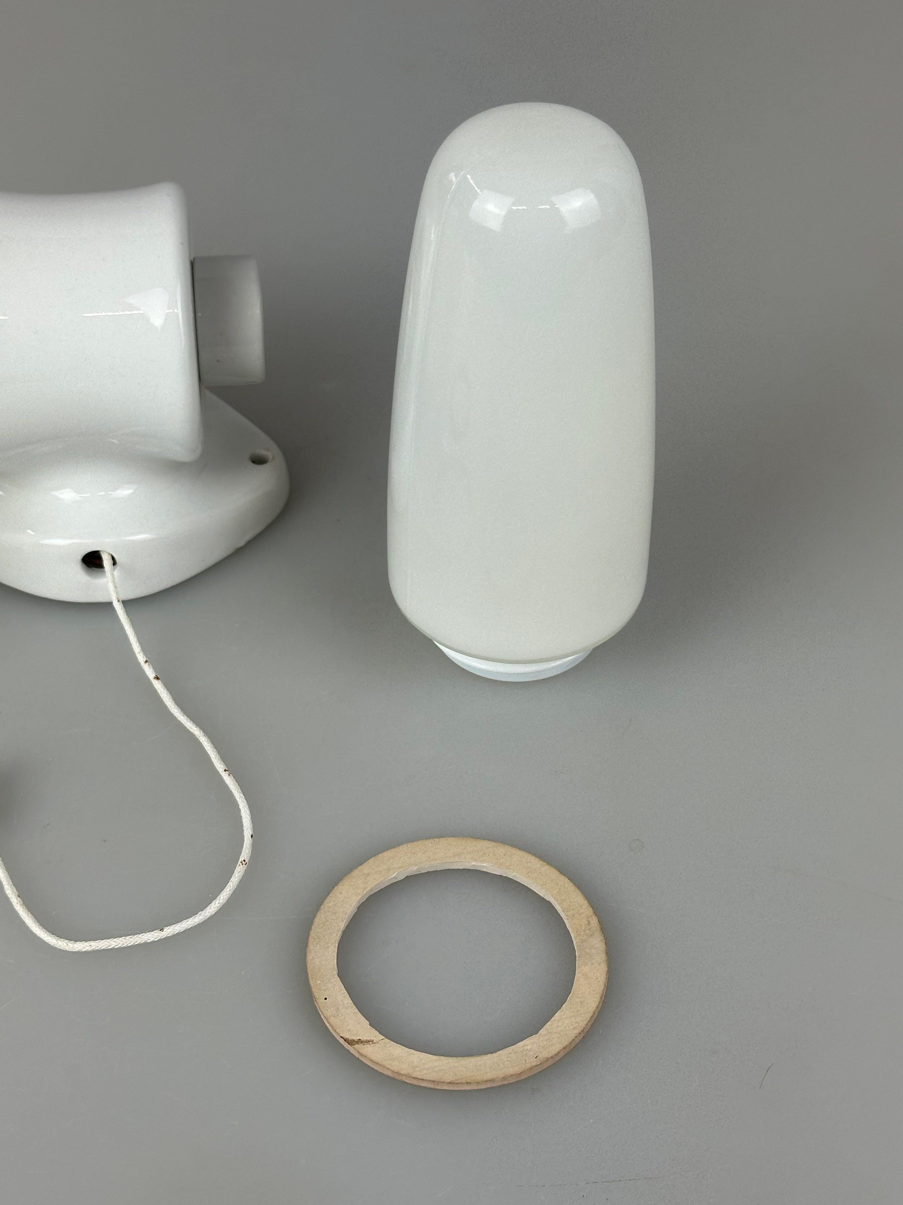 Lámpara de pared de cerámica de los años 50 y 60 de Wilhelm Wagenfeld para Lindner en venta 10