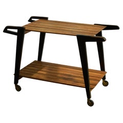 Moderne Roll- und Barwagen aus der Mitte des Jahrhunderts