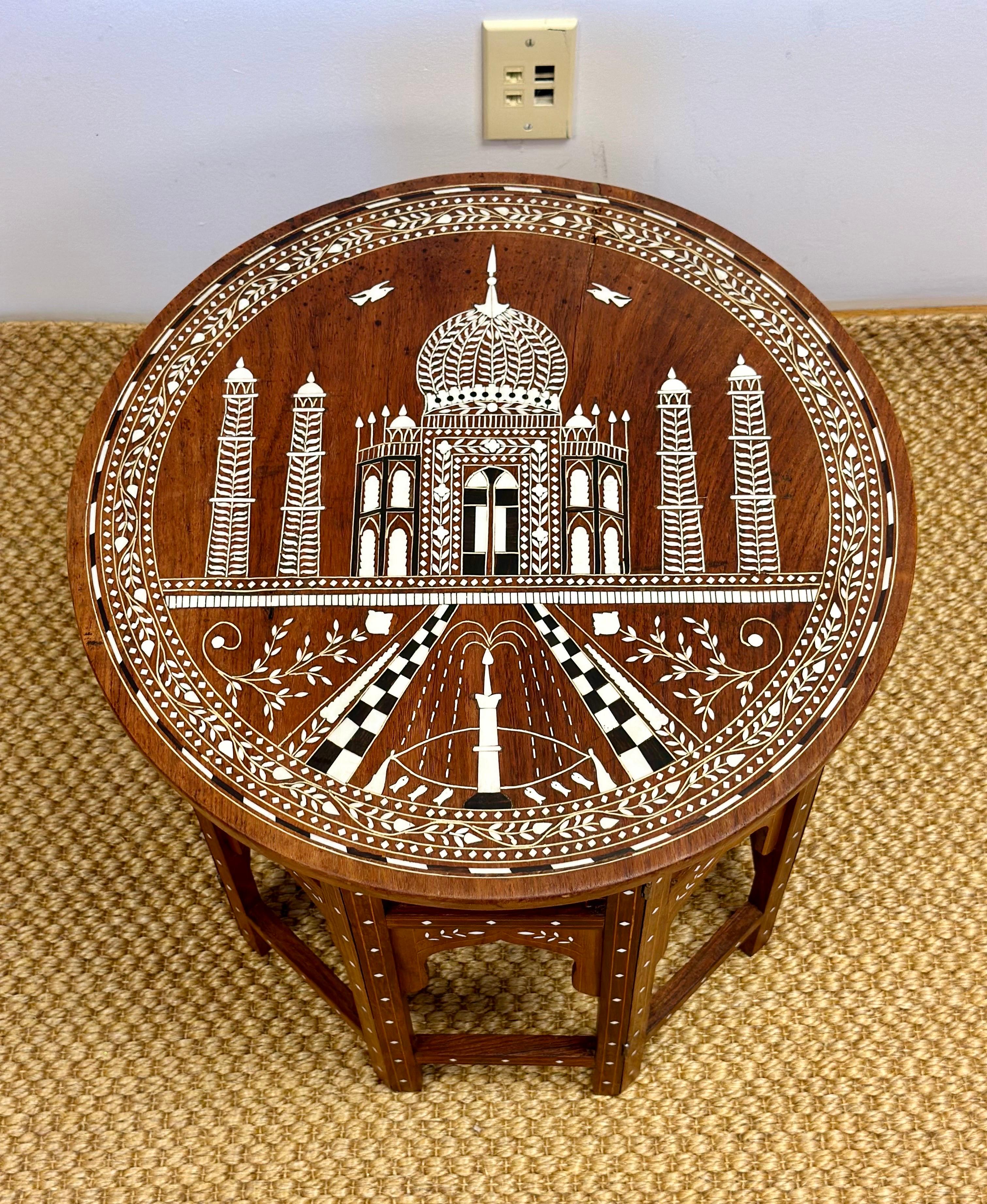 1950er Jahre Anglo-indischer Taj Mahal-Tisch mit Knocheneinlage, rund, klappbar, Teetisch im Angebot 5