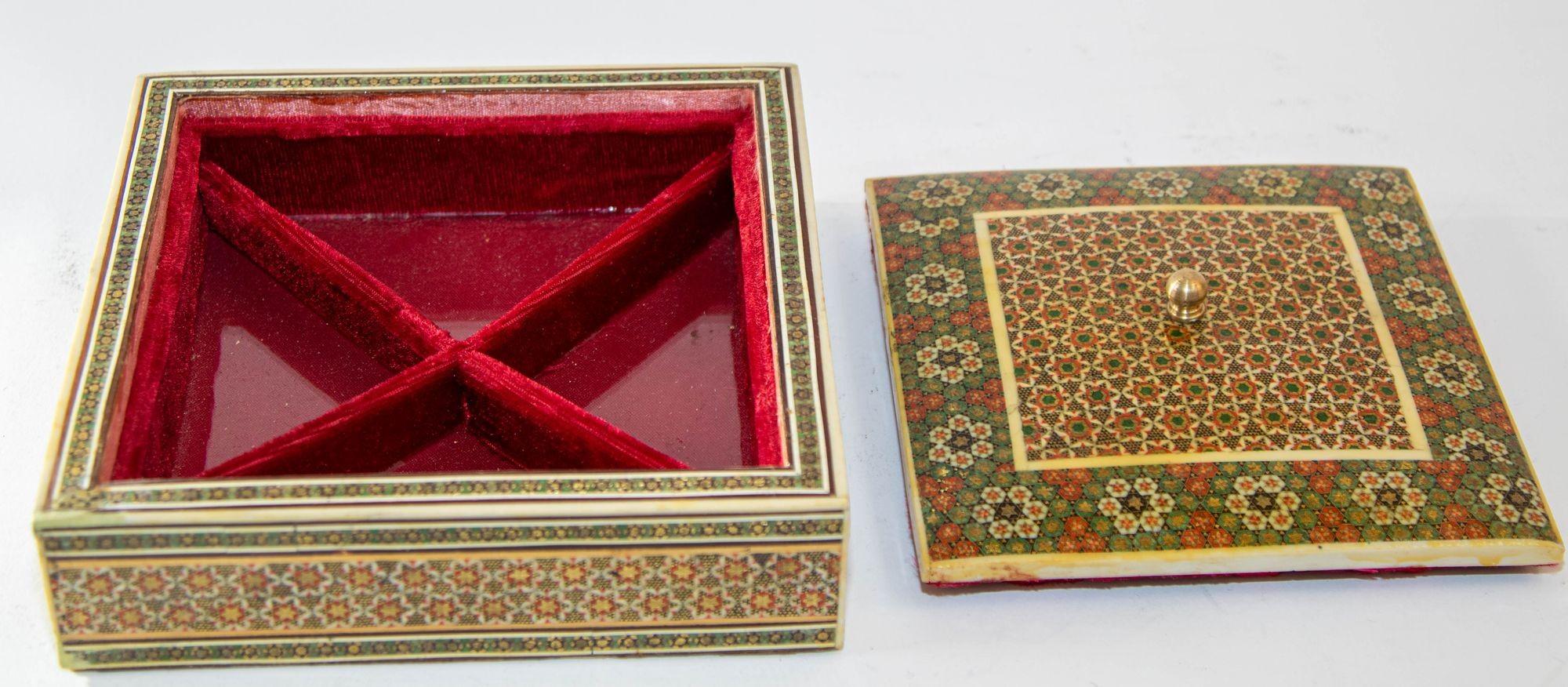 Boîte à bijoux à incrustation de mosaïque Micro Sadeli Anglo Indienne des années 1950 en vente 5