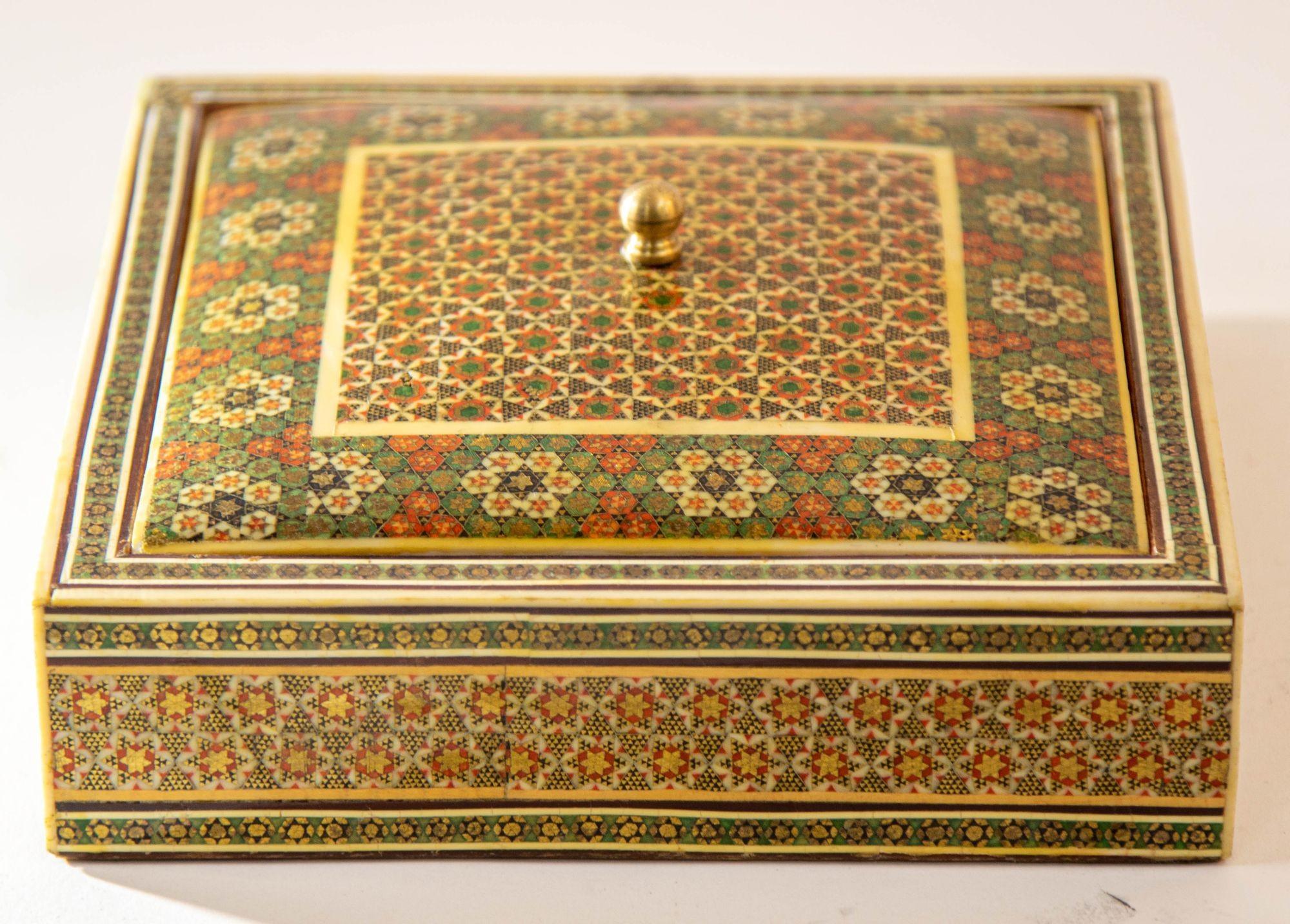 Boîte à bijoux à incrustation de mosaïque Micro Sadeli Anglo Indienne des années 1950 en vente 6
