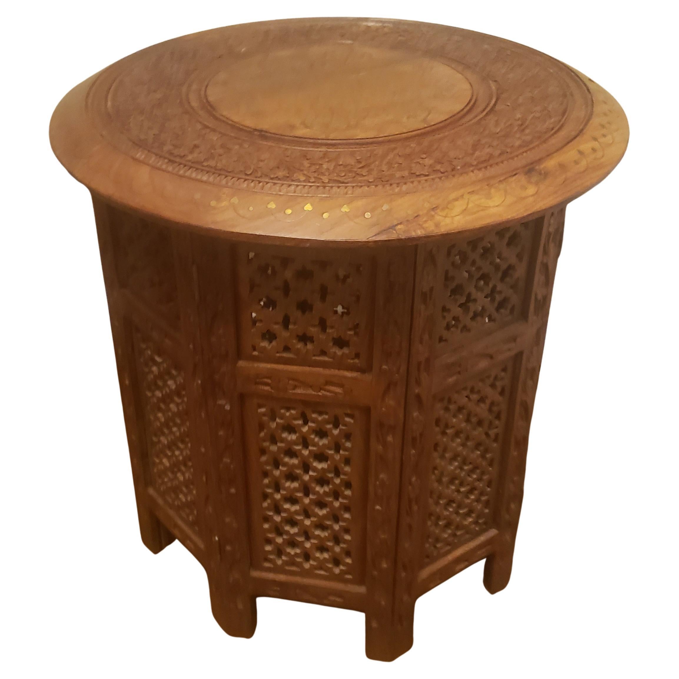 Hand-Carved 1950s Anglo-Indian Octagonal Carved Teak Collapsible Side Table with Brass Inlay For Sale