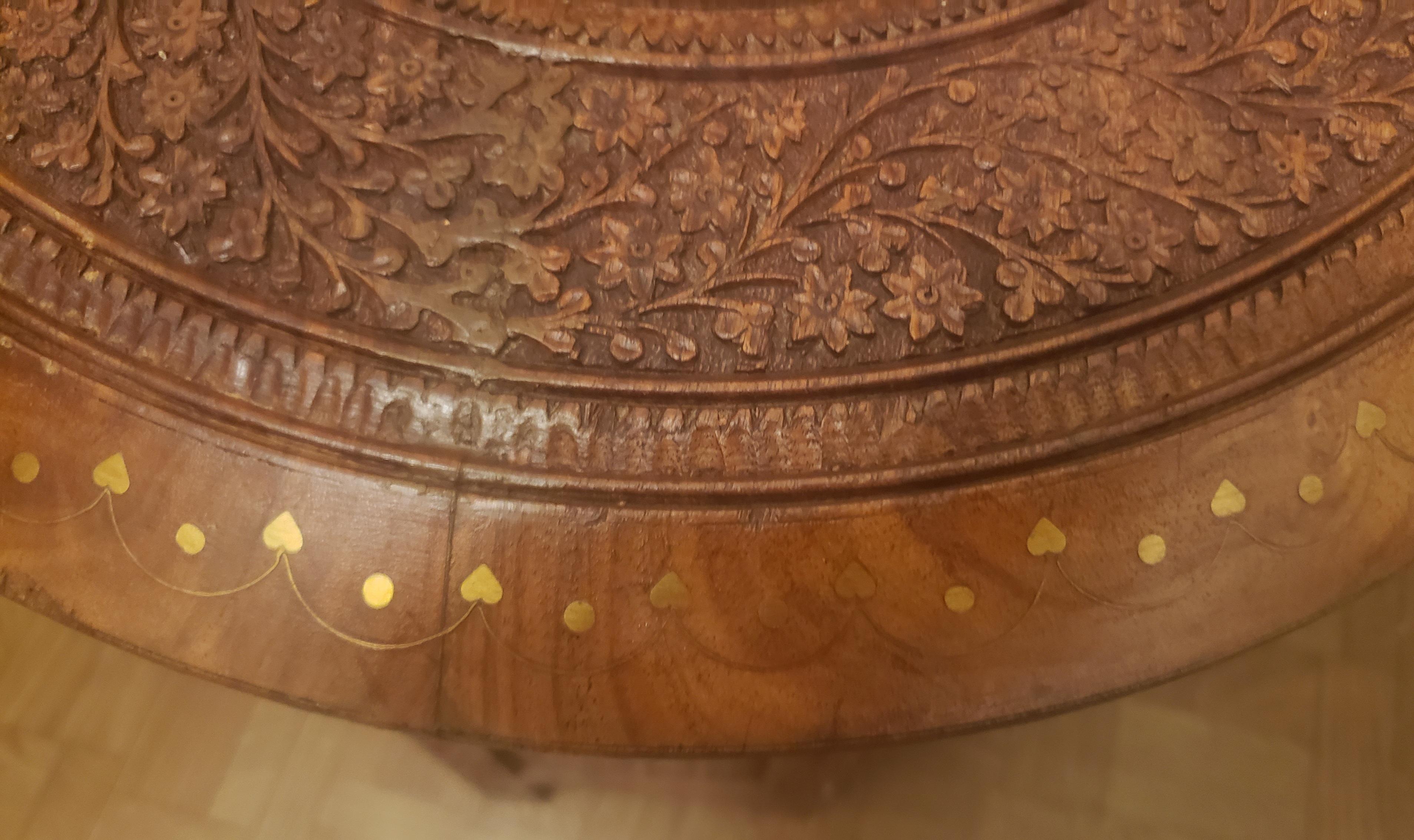 1950s Anglo-Indian Octagonal Carved Teak Collapsible Side Table with Brass Inlay For Sale 3