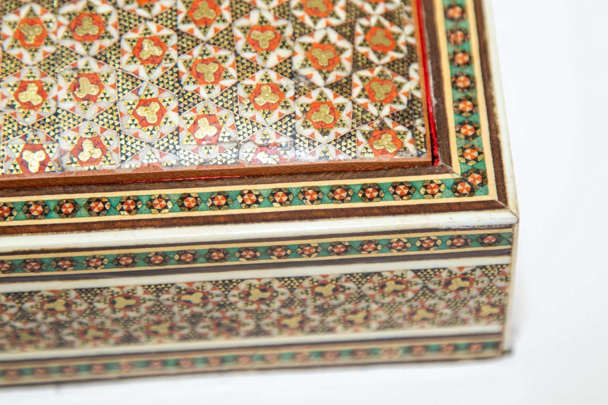 1950er Jahre Anglo Indian Style Micro Mosaic Inlaid Schmuck-Box im Angebot 11