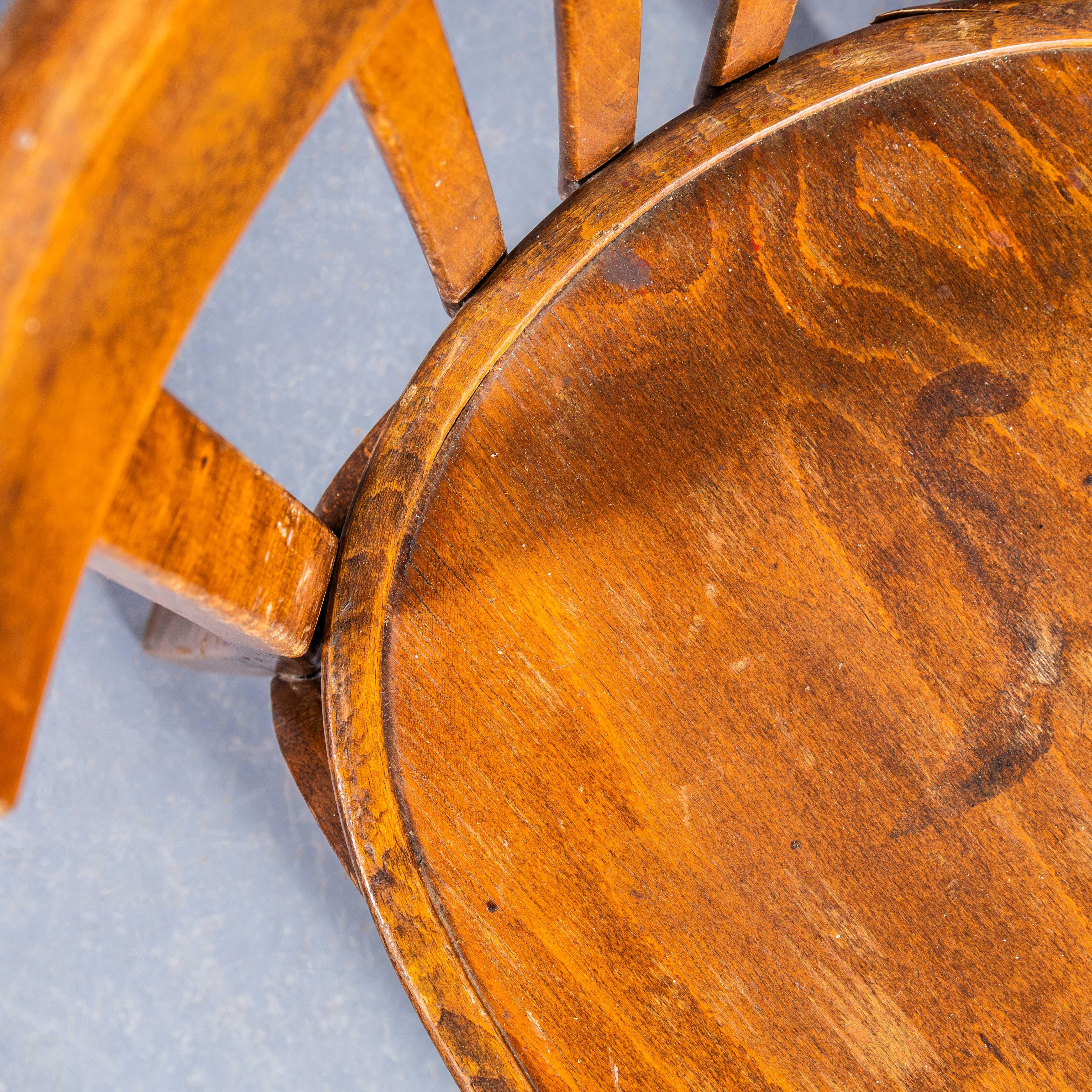 Metà XX secolo Sedie da pranzo francesi angolari in legno di bengala degli anni '50 - Set di cinque sedie in vendita