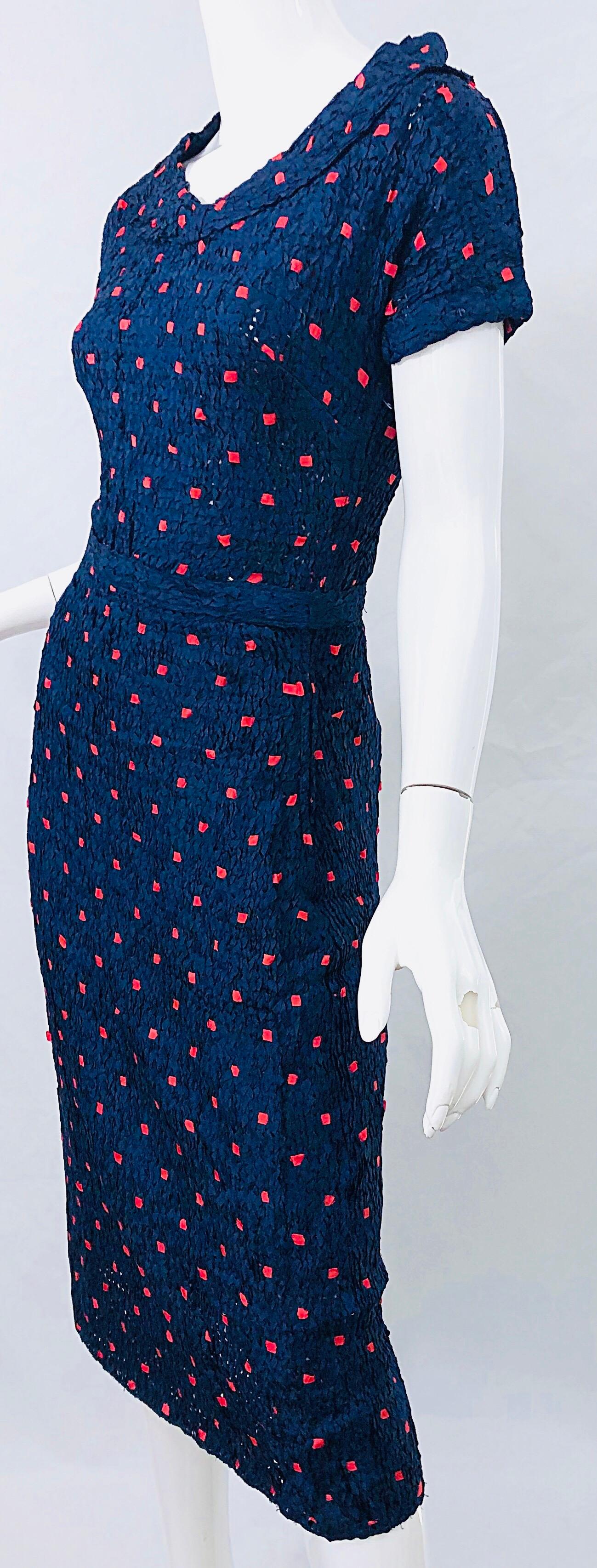 1950s Ann Fleischer for I Magnin Hand Ribbon Knit Navy Blue + Red Vintage Dress For Sale 4