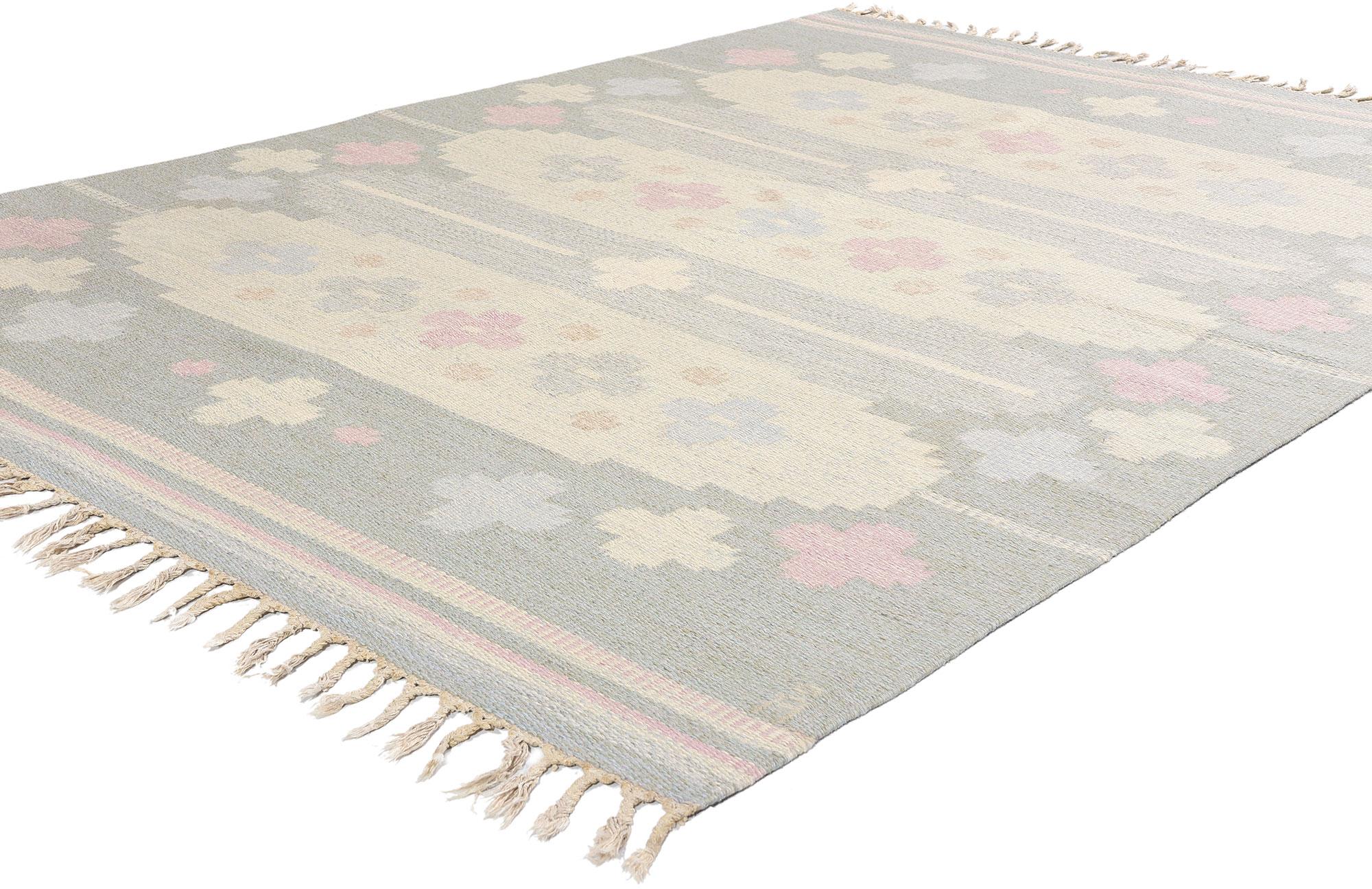 79046 Anna Johanna Angstrom Vintage Swedish Rollakan Rug, 05'06 x 07'08. Ce ravissant tapis rollakan suédois vintage en laine tissé à la main par Anna Johanna Angstrom incarne le style Modern Scandinavian avec son mélange harmonieux d'élégance