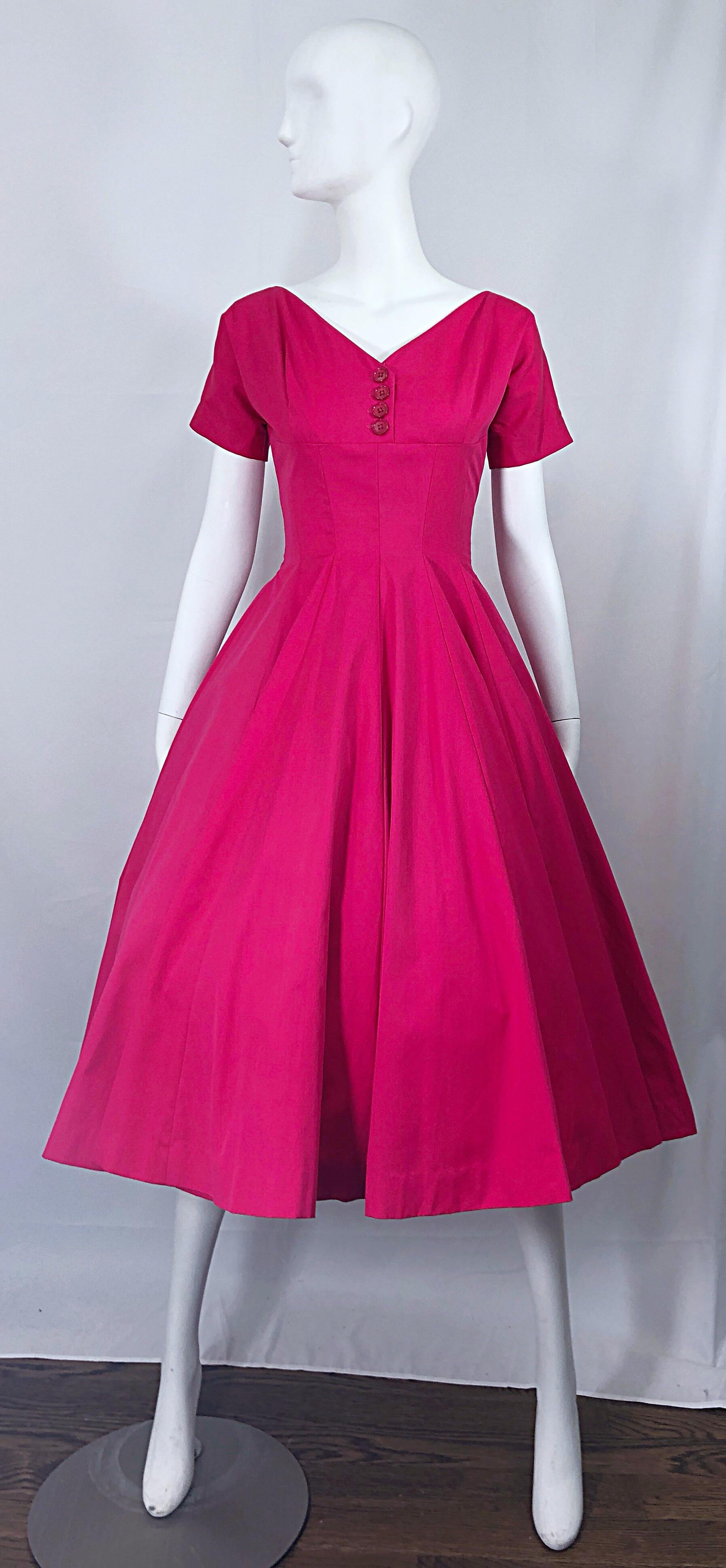 Anne Fogarty - Robe vintage ajustée et évasée en soie rose vif, années 1950, état neuf en vente 9