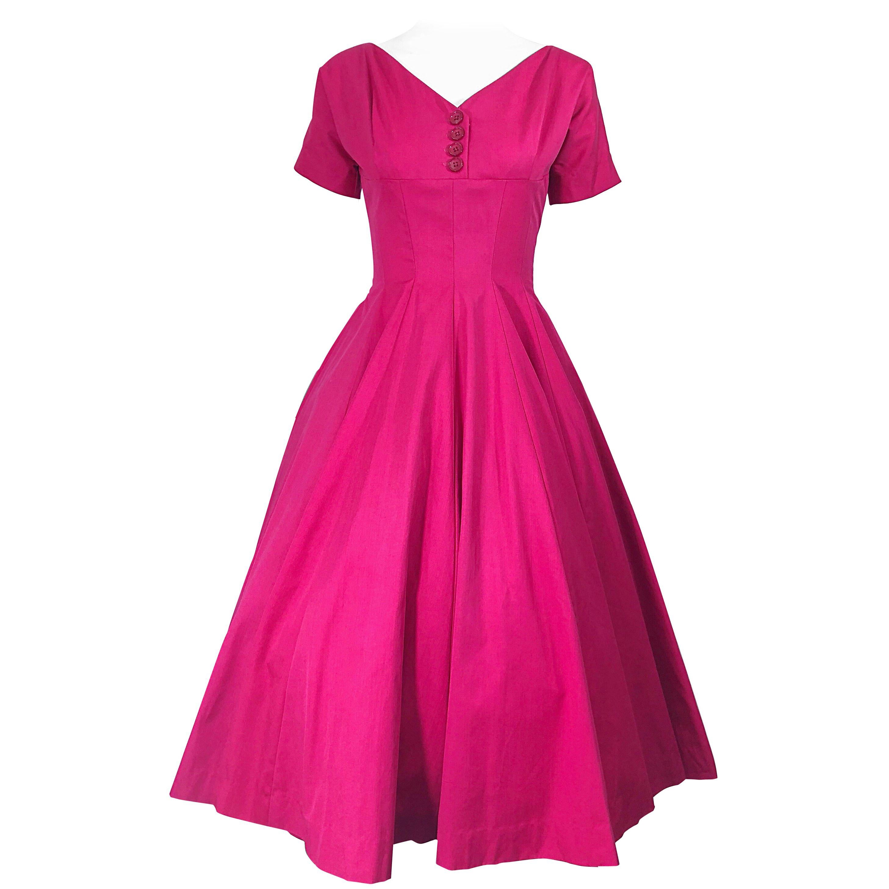 Anne Fogarty - Robe vintage ajustée et évasée en soie rose vif, années 1950, état neuf en vente