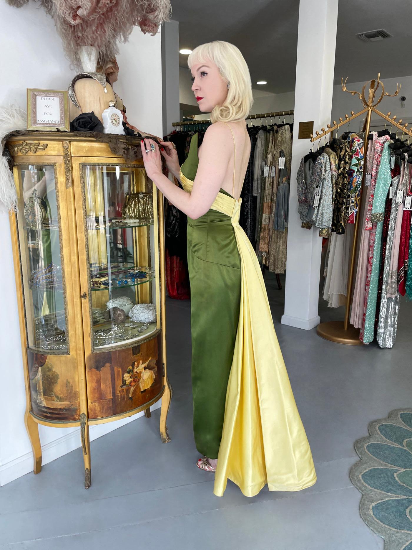 Women's 1950's Anne Verdi Couture Green & Yellow Silk Winged-Bust Hourglass Trained Gown For Sale