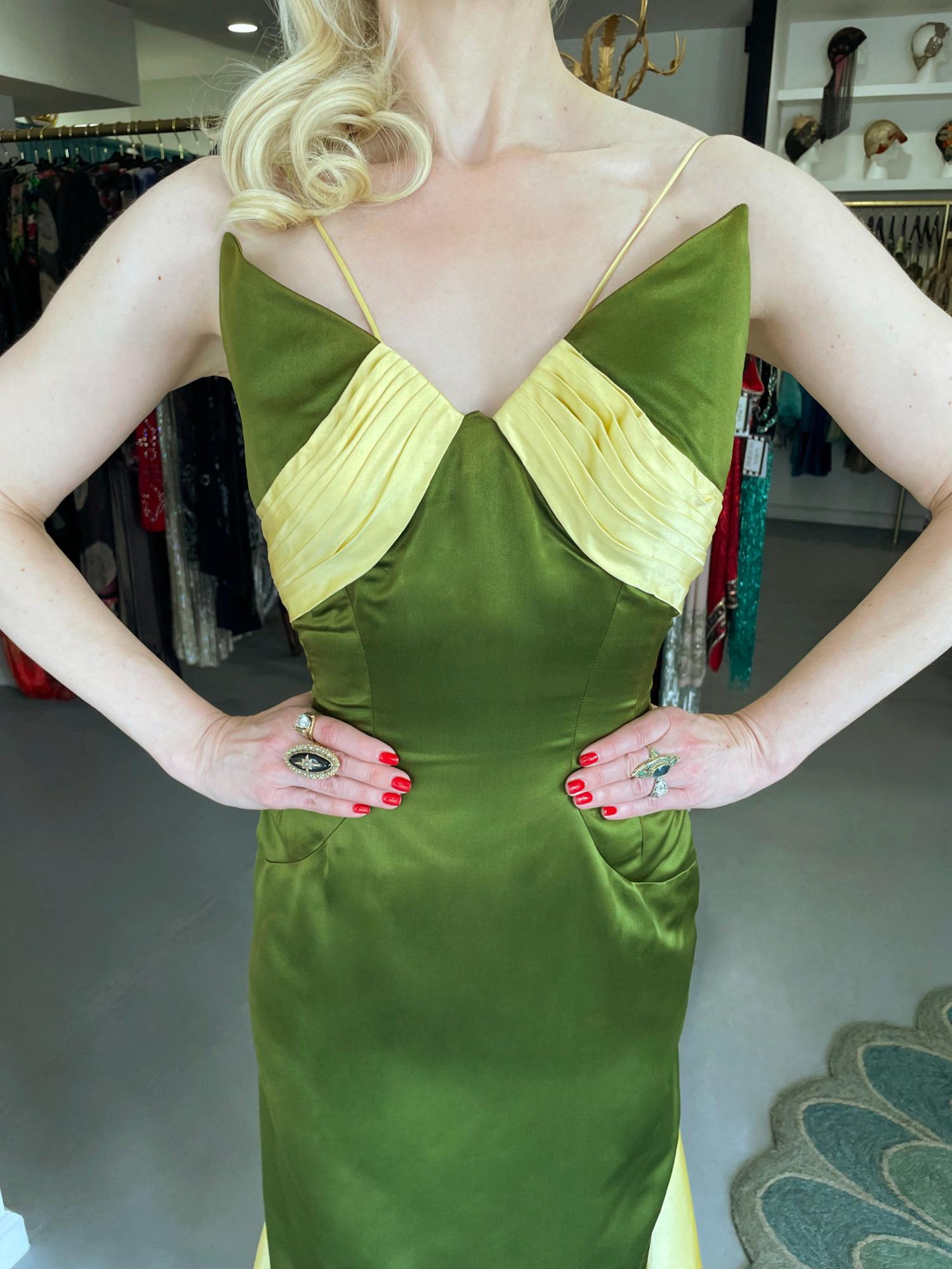 1950's Anne Verdi Couture Green & Yellow Silk Winged-Bust Hourglass Trained Gown For Sale 1