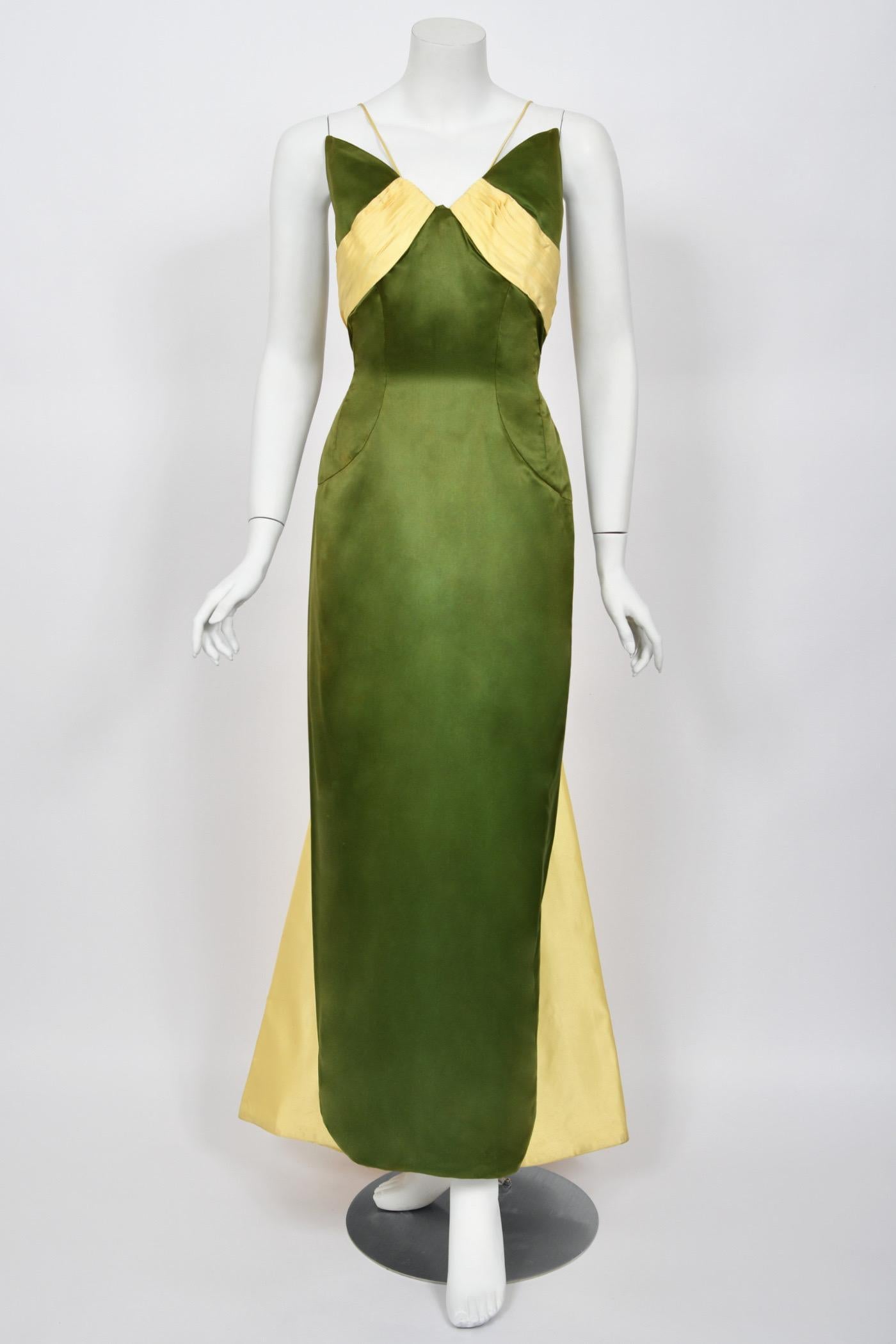 1950's Anne Verdi Couture Green & Yellow Silk Winged-Bust Hourglass Trained Gown For Sale 2