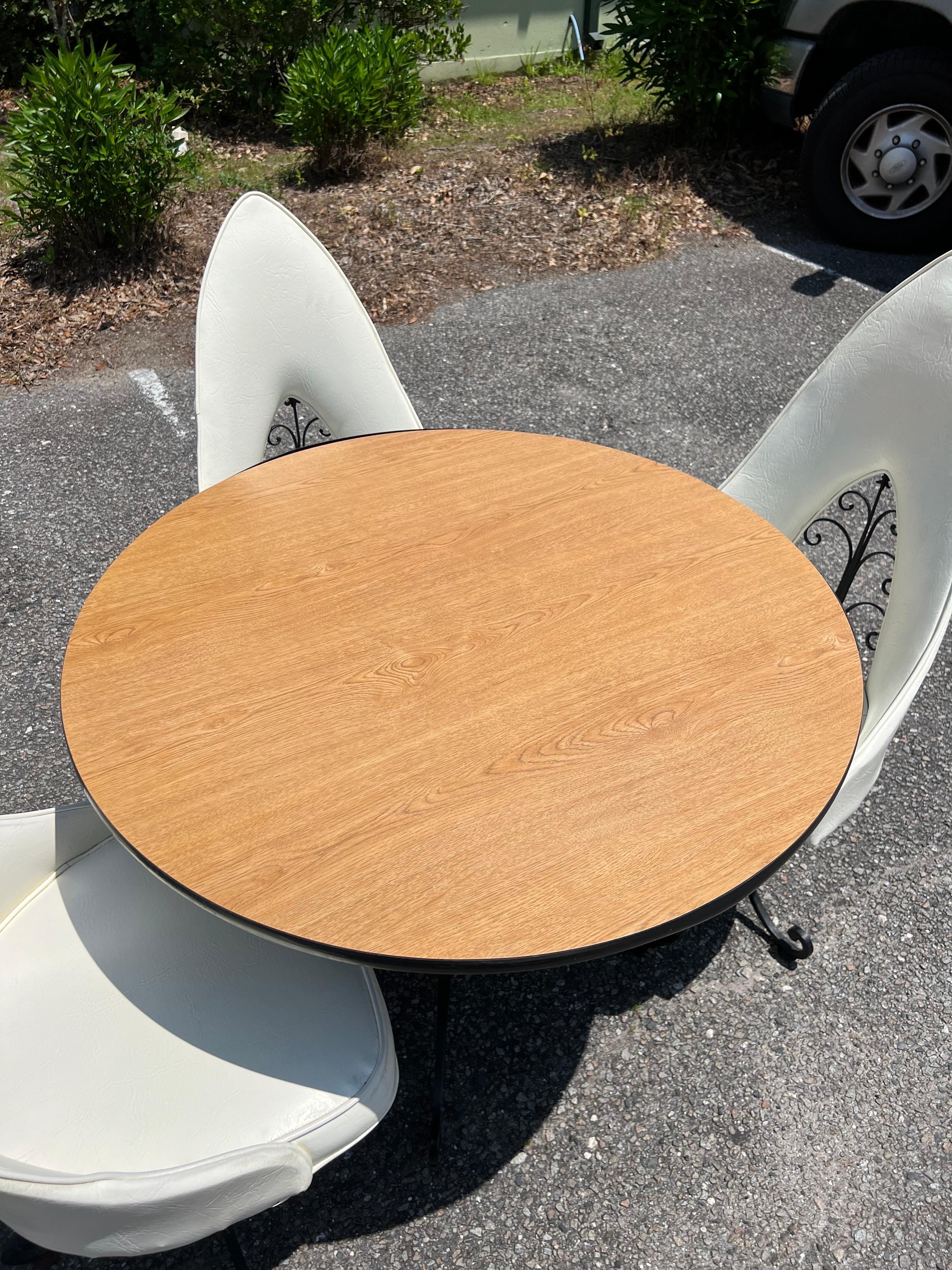 Mid-Century Modern 1950s Antarenni Kitchen Table and Chairs, a Set of 5