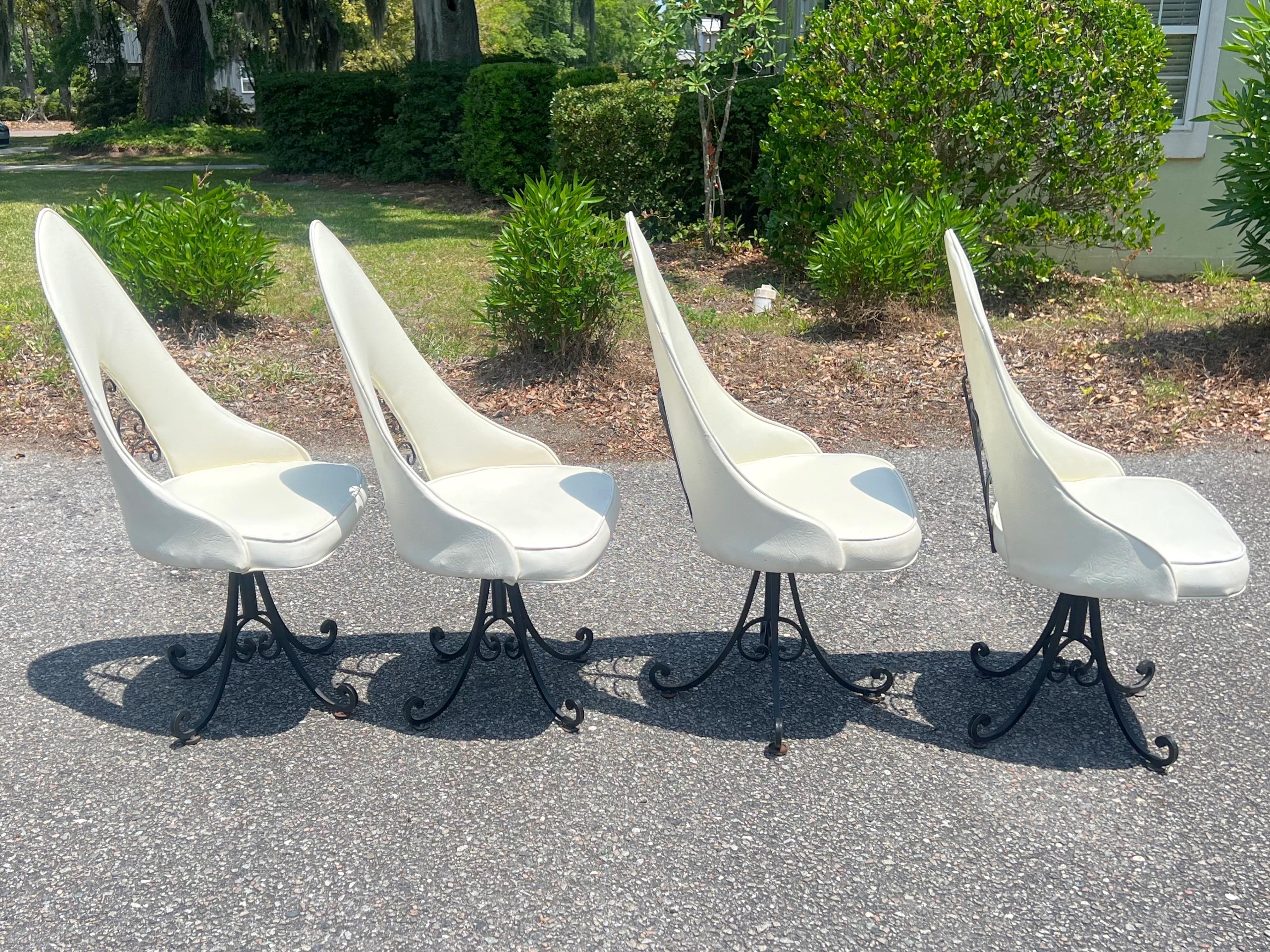 20th Century 1950s Antarenni Kitchen Table and Chairs, a Set of 5