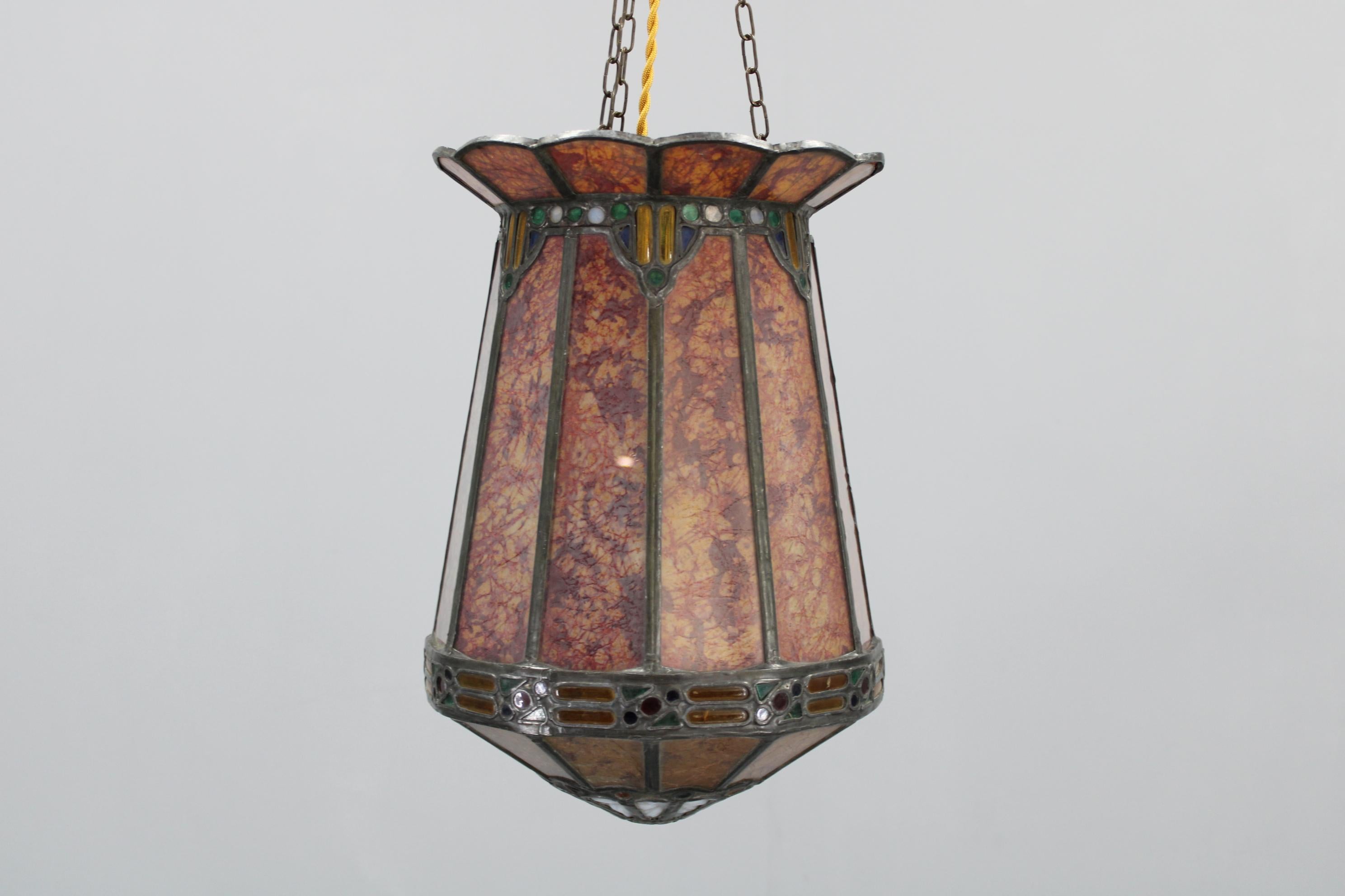 Europeo Lampada a sospensione in vetro antico degli anni '50 in stile Tiffany in vendita