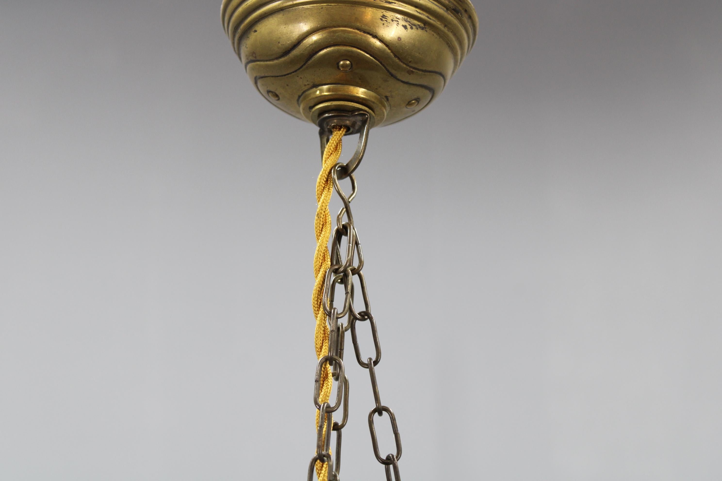 Lampada a sospensione in vetro antico degli anni '50 in stile Tiffany in vendita 1