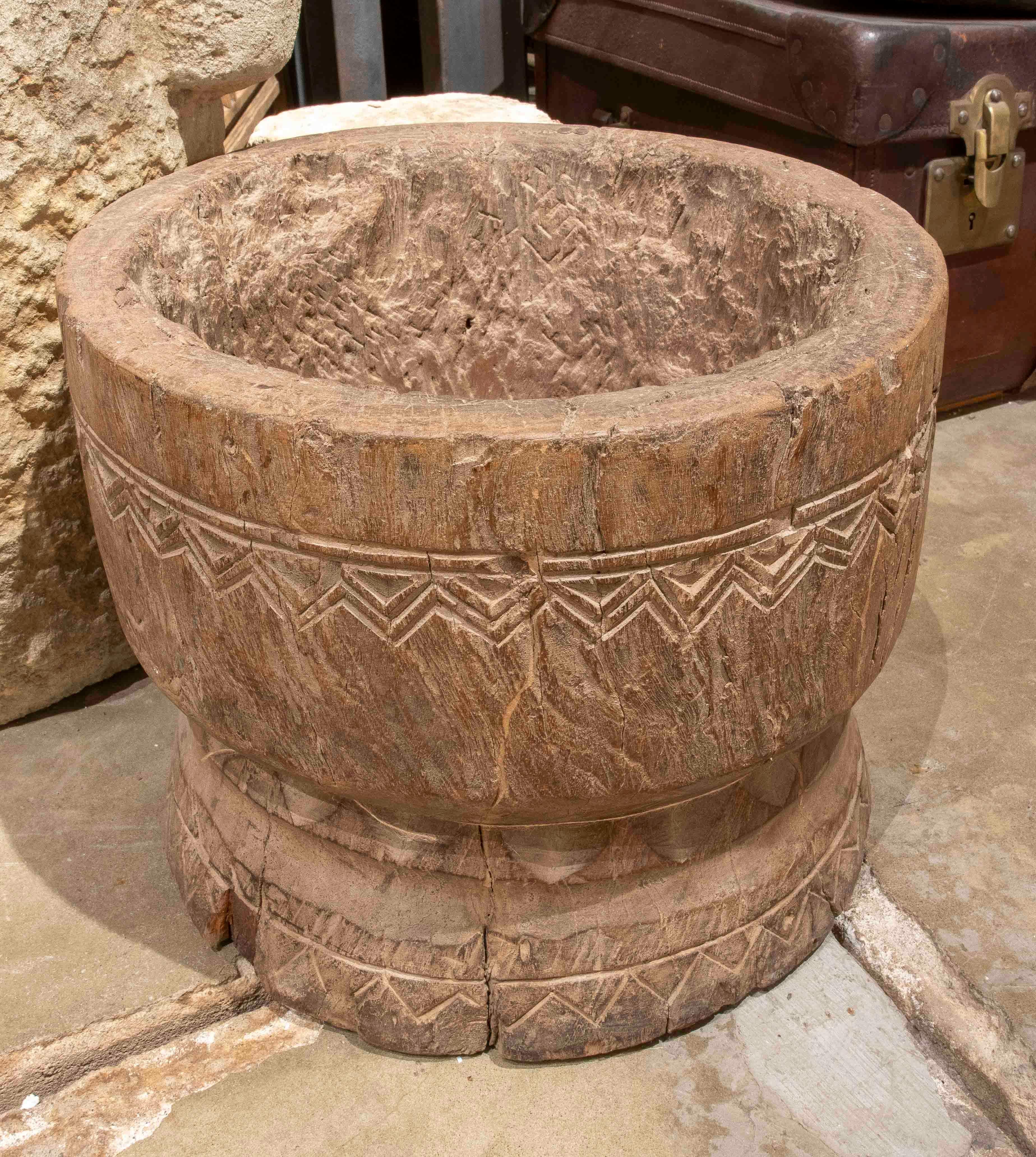 1950er Jahre Antiker handgeschnitzter Holzmörser im Zustand „Gut“ im Angebot in Marbella, ES