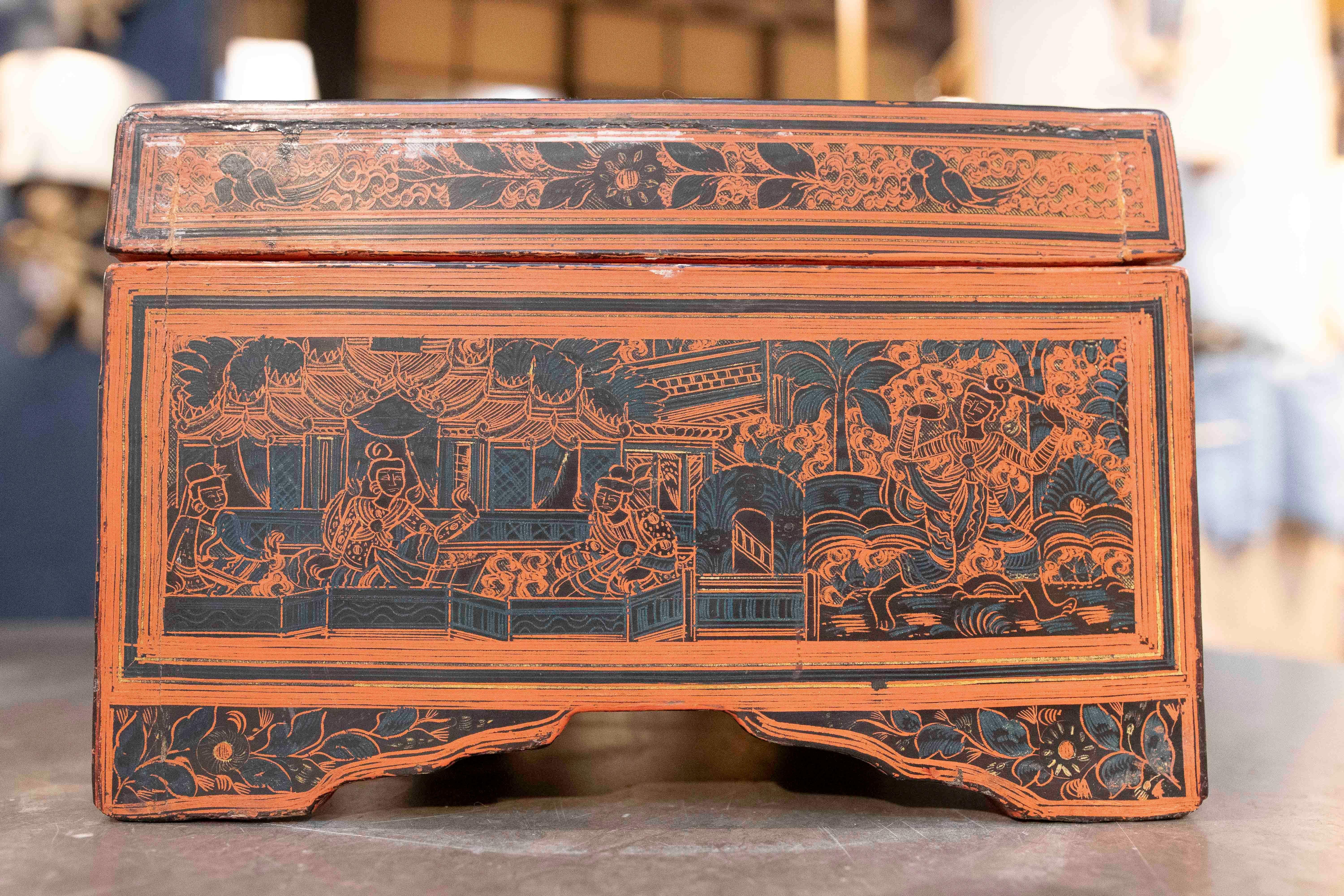 1950s Antique Lacquered Wooden Box with Ornamental Details For Sale 7