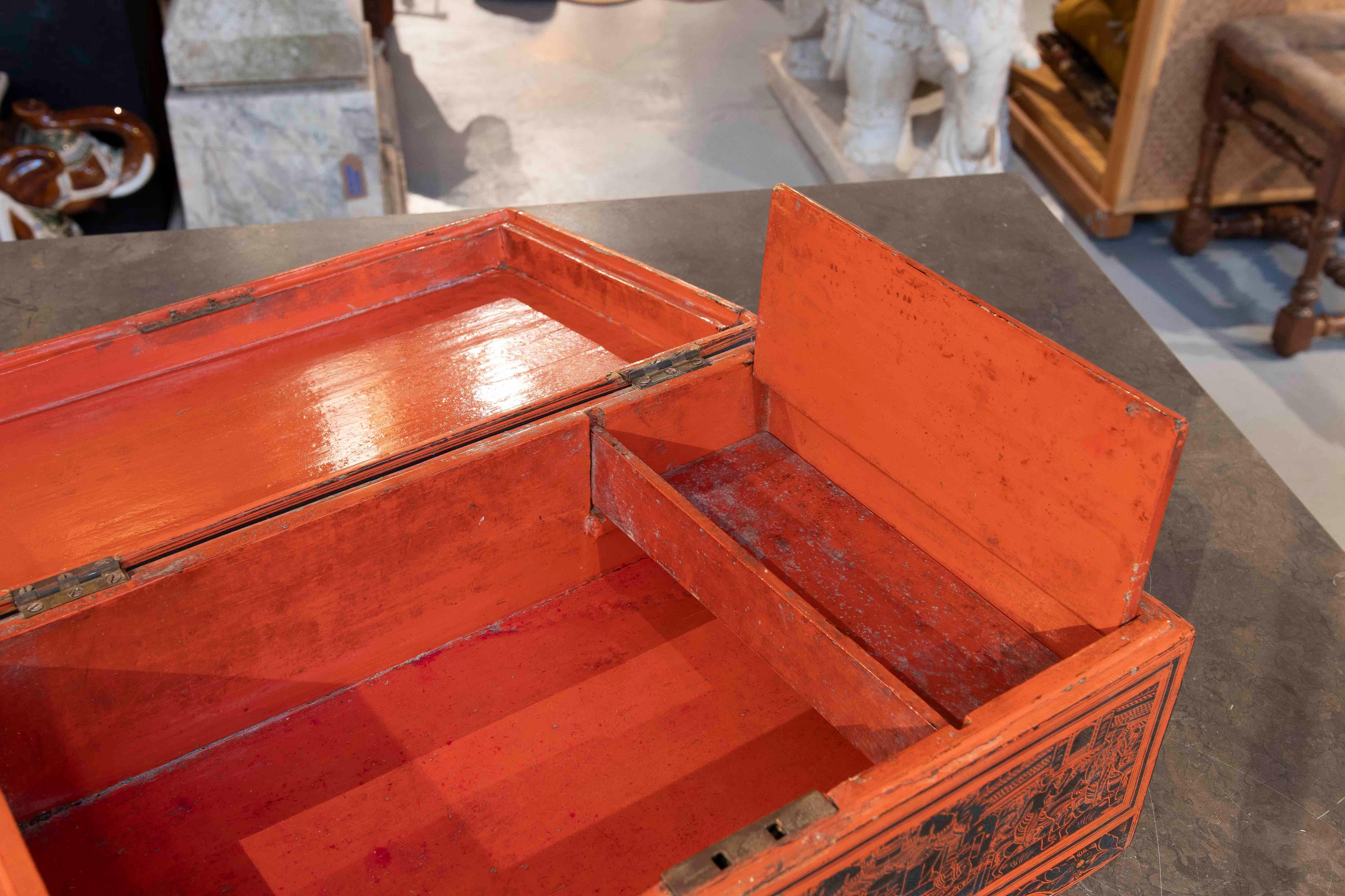 1950s Antique Lacquered Wooden Box with Ornamental Details For Sale 1