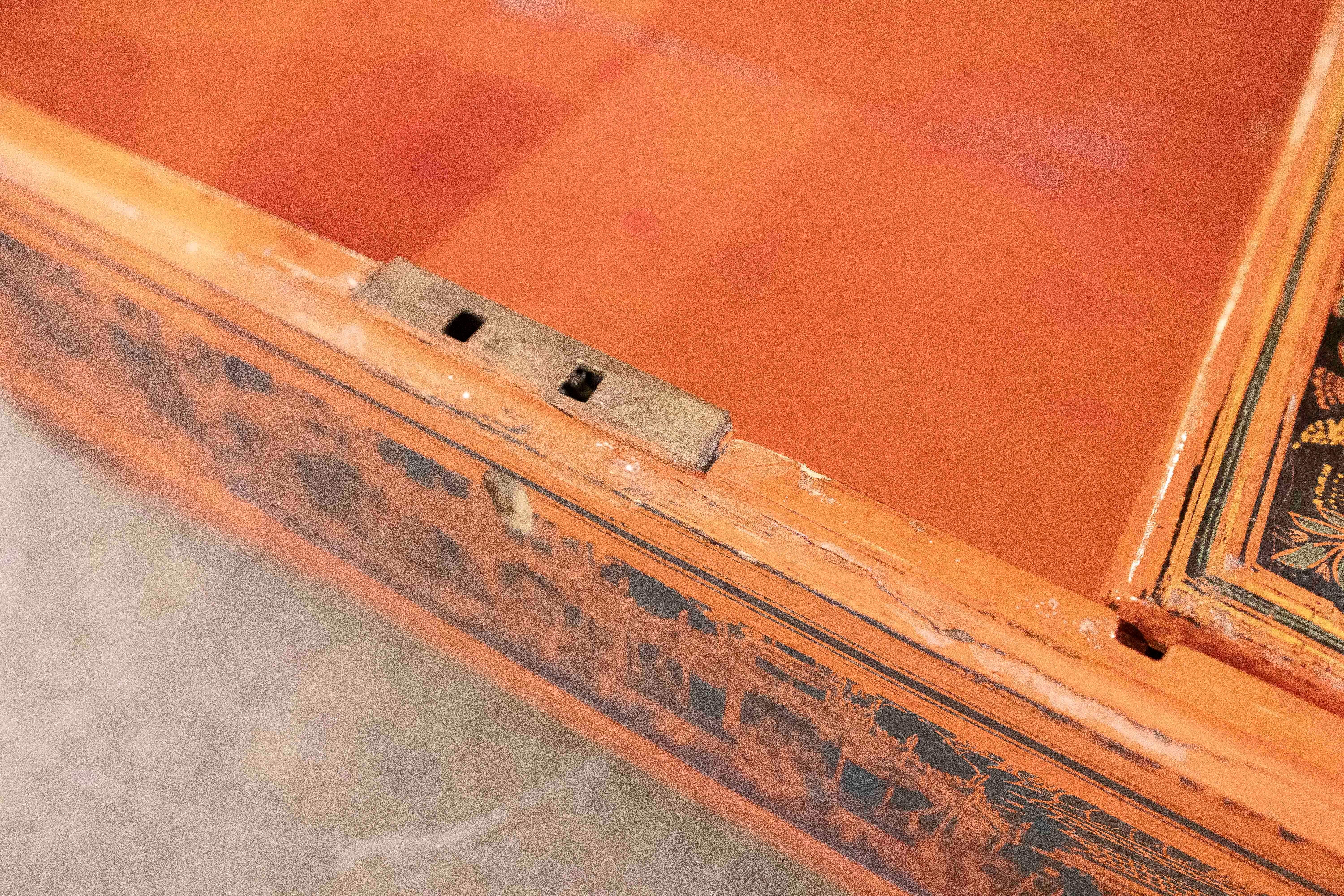1950s Antique Lacquered Wooden Box with Ornamental Details For Sale 3