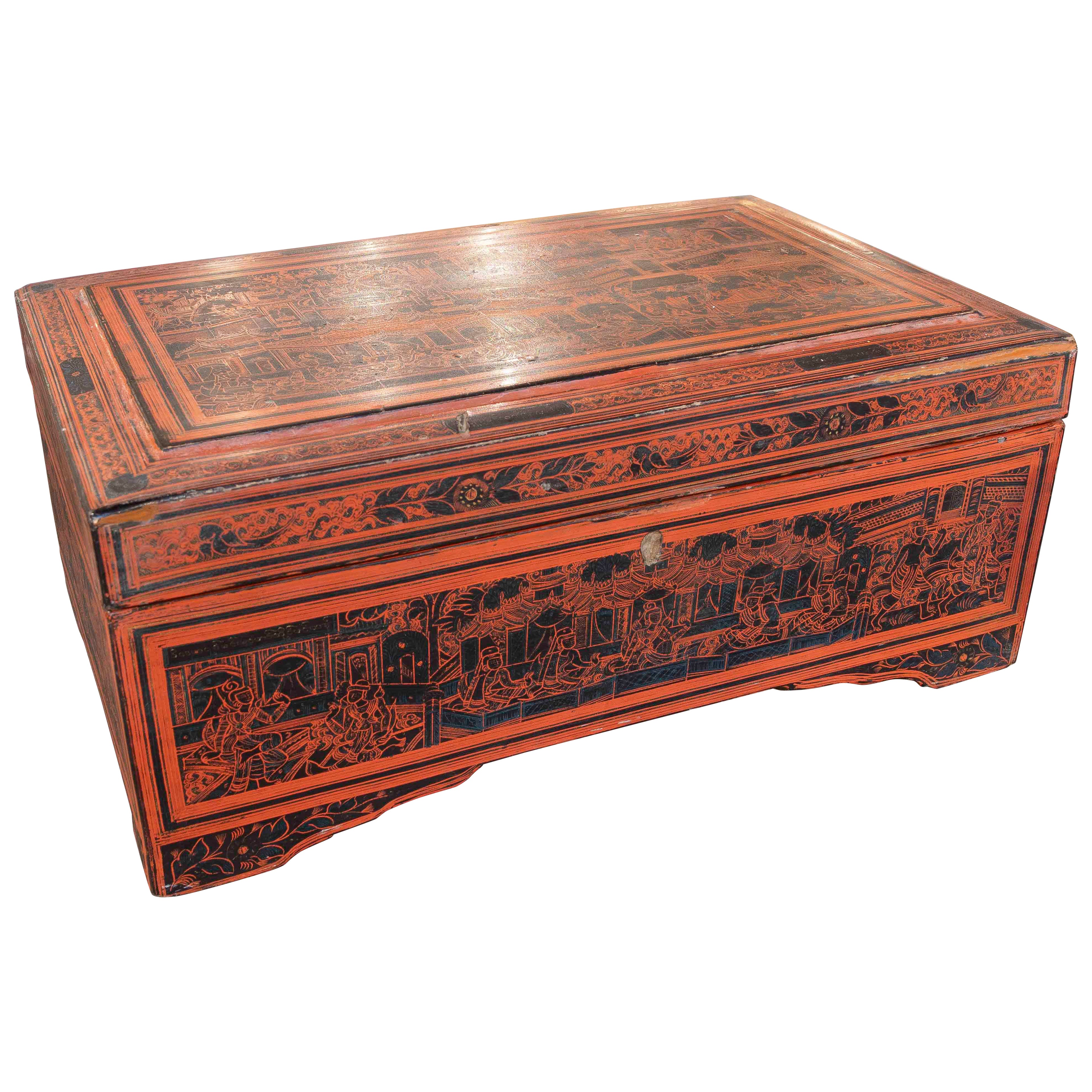 Scatola in legno laccato antico degli anni '50 con dettagli ornamentali