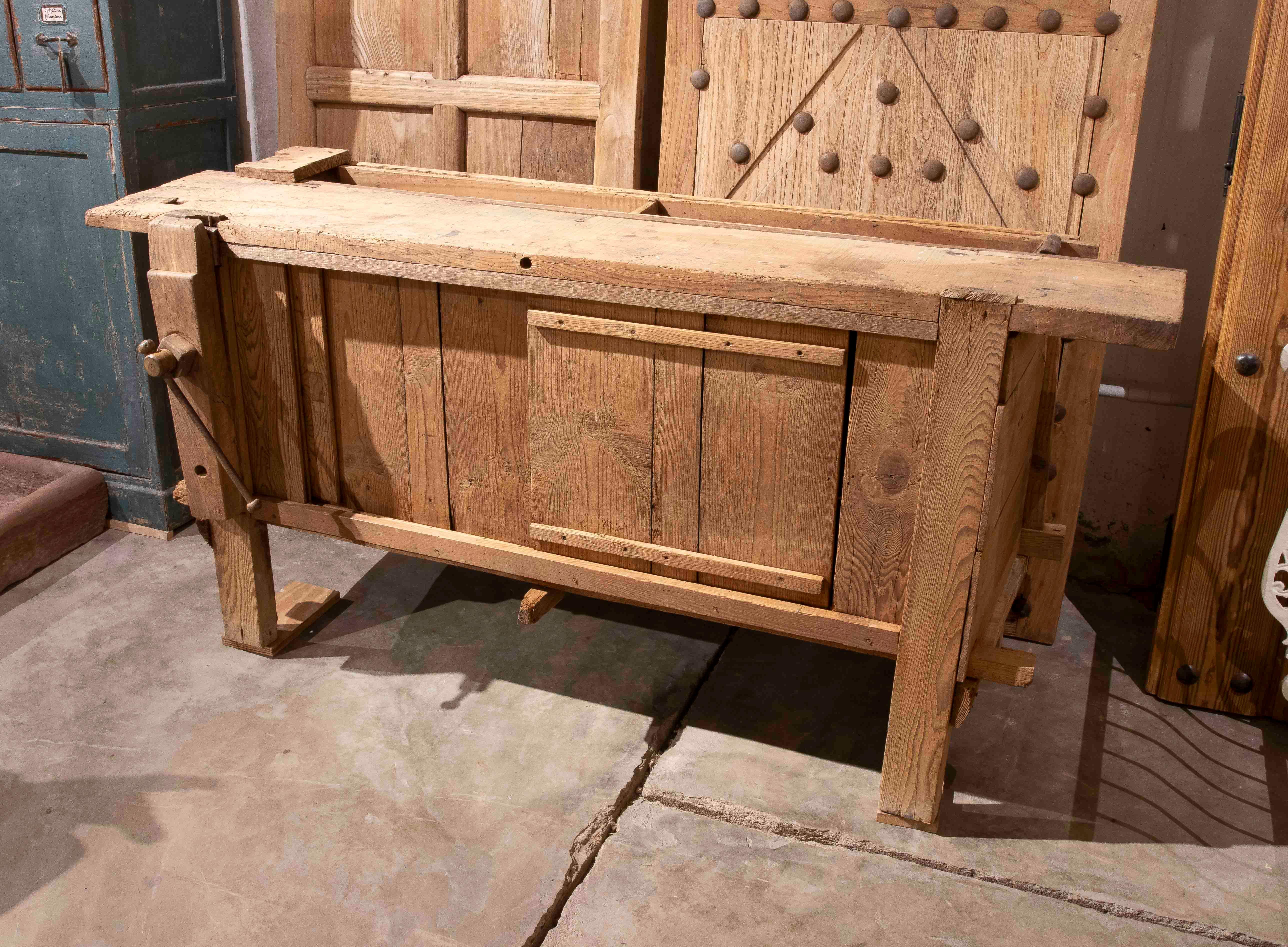 Espagnol Etabli de menuisier en bois ancien des années 1950 en vente