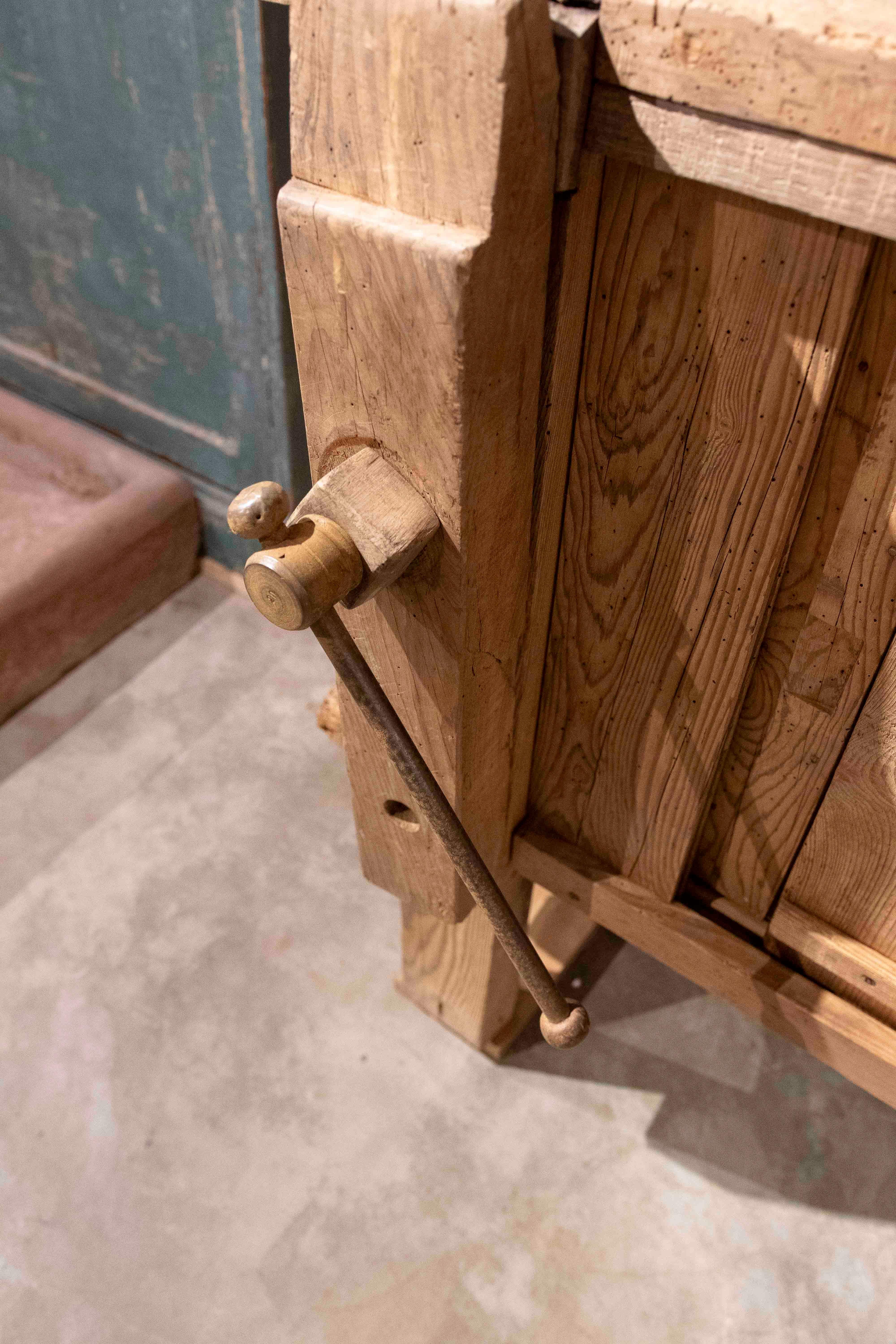 Etabli de menuisier en bois ancien des années 1950 en vente 2