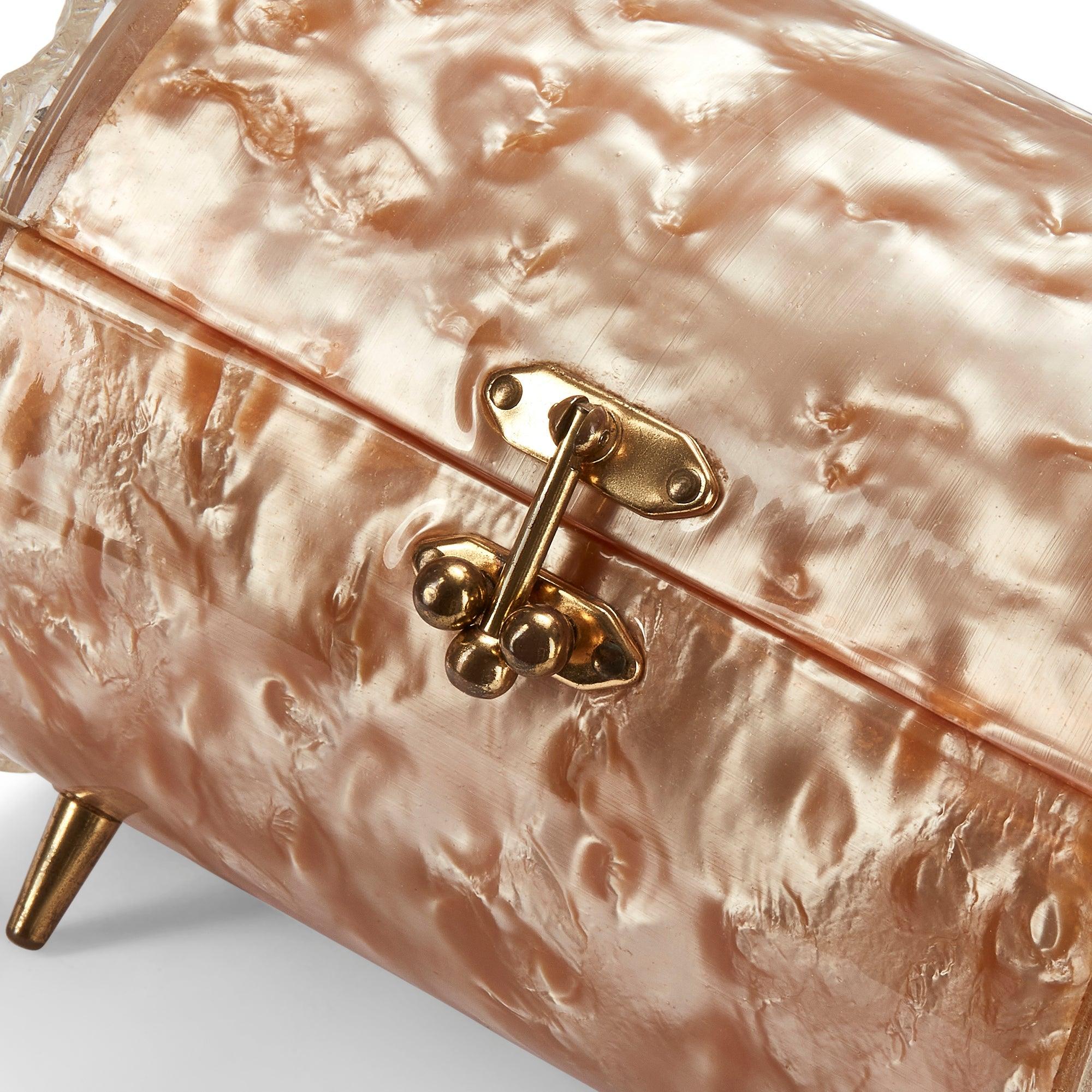 1950s Apricot and Clear Carved Lucite Barrel Florida Bag In Good Condition For Sale In London, GB