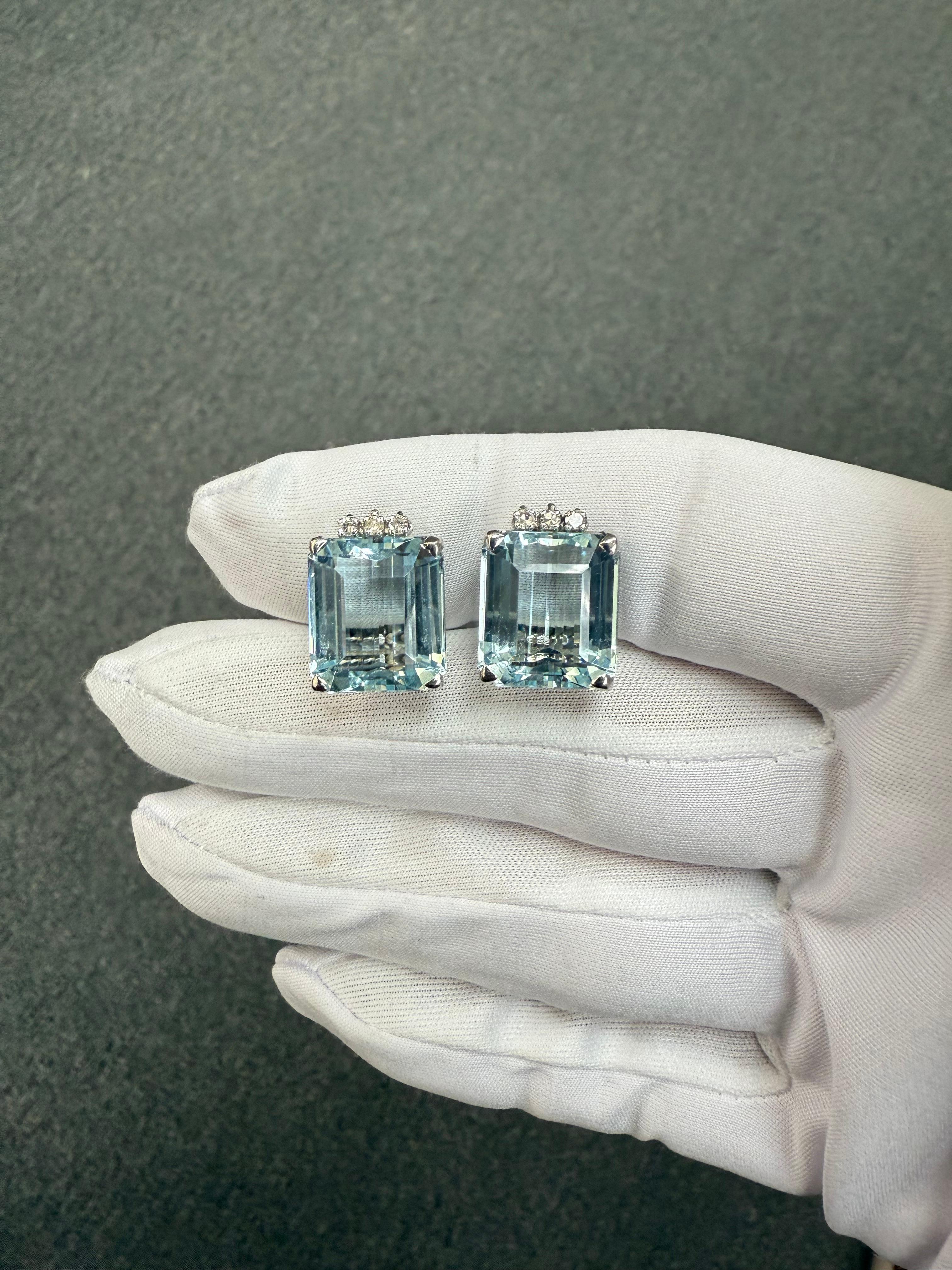 1950s Aquamarine Diamond White Gold Clip On Earrings in vendita 4